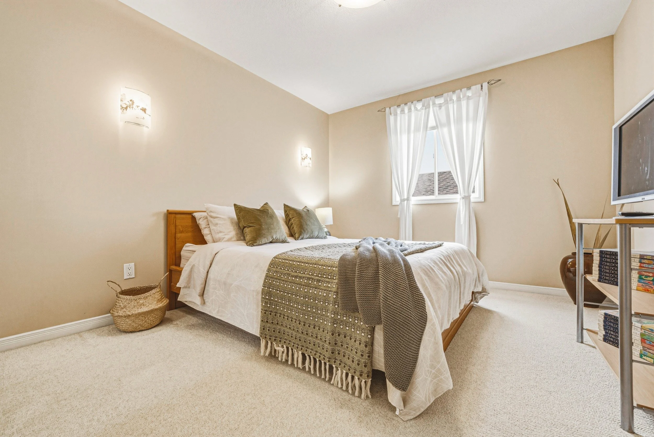 24 - 228 Holbeach Cres, Waterloo.jpg