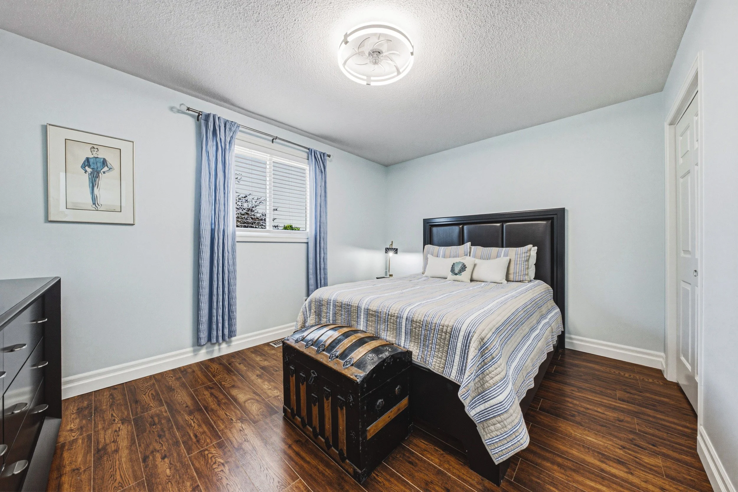 18 - 2206 Donald Rd, Burlington.jpg