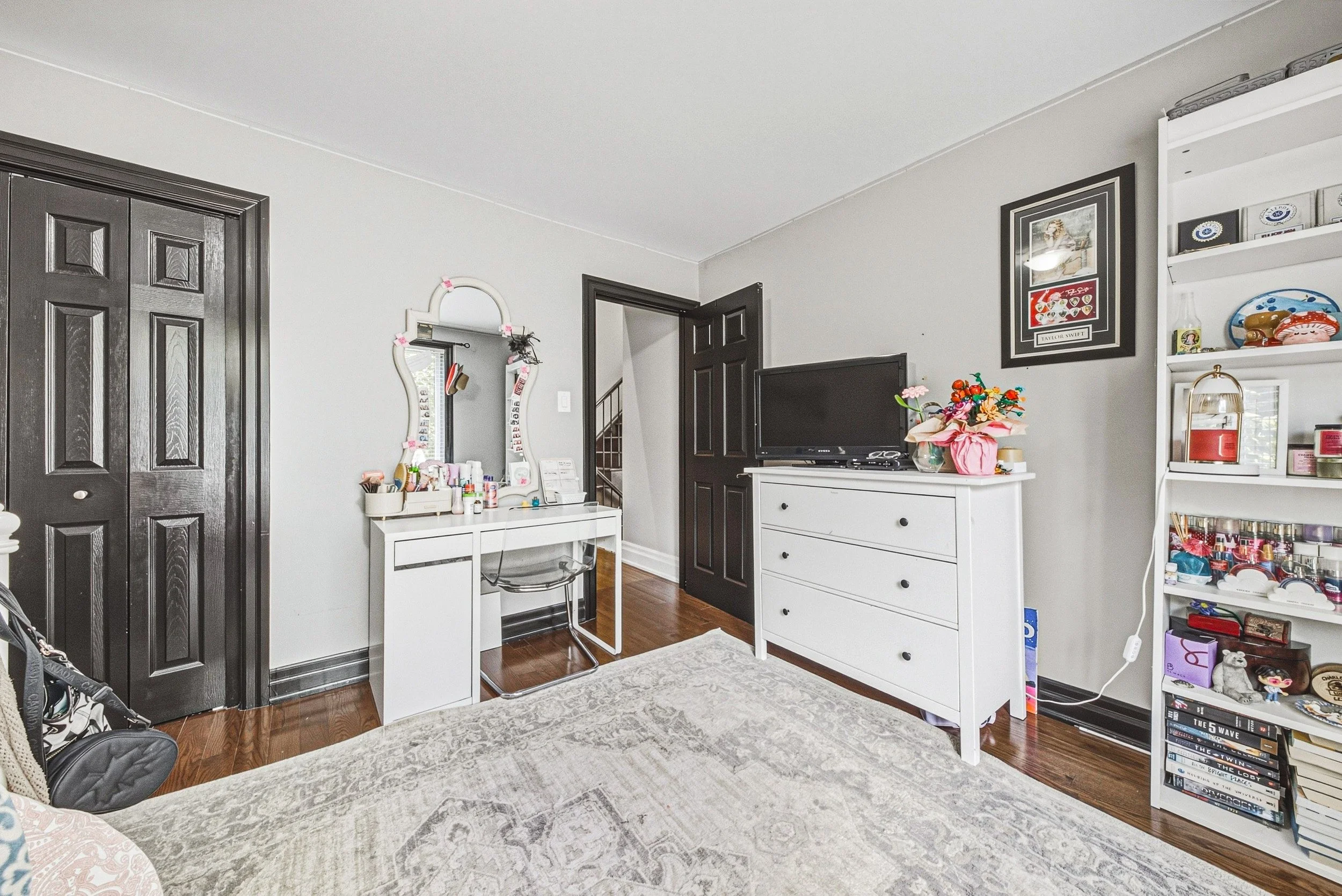15 - 581 Holly Hill Cres, Burlington.jpg
