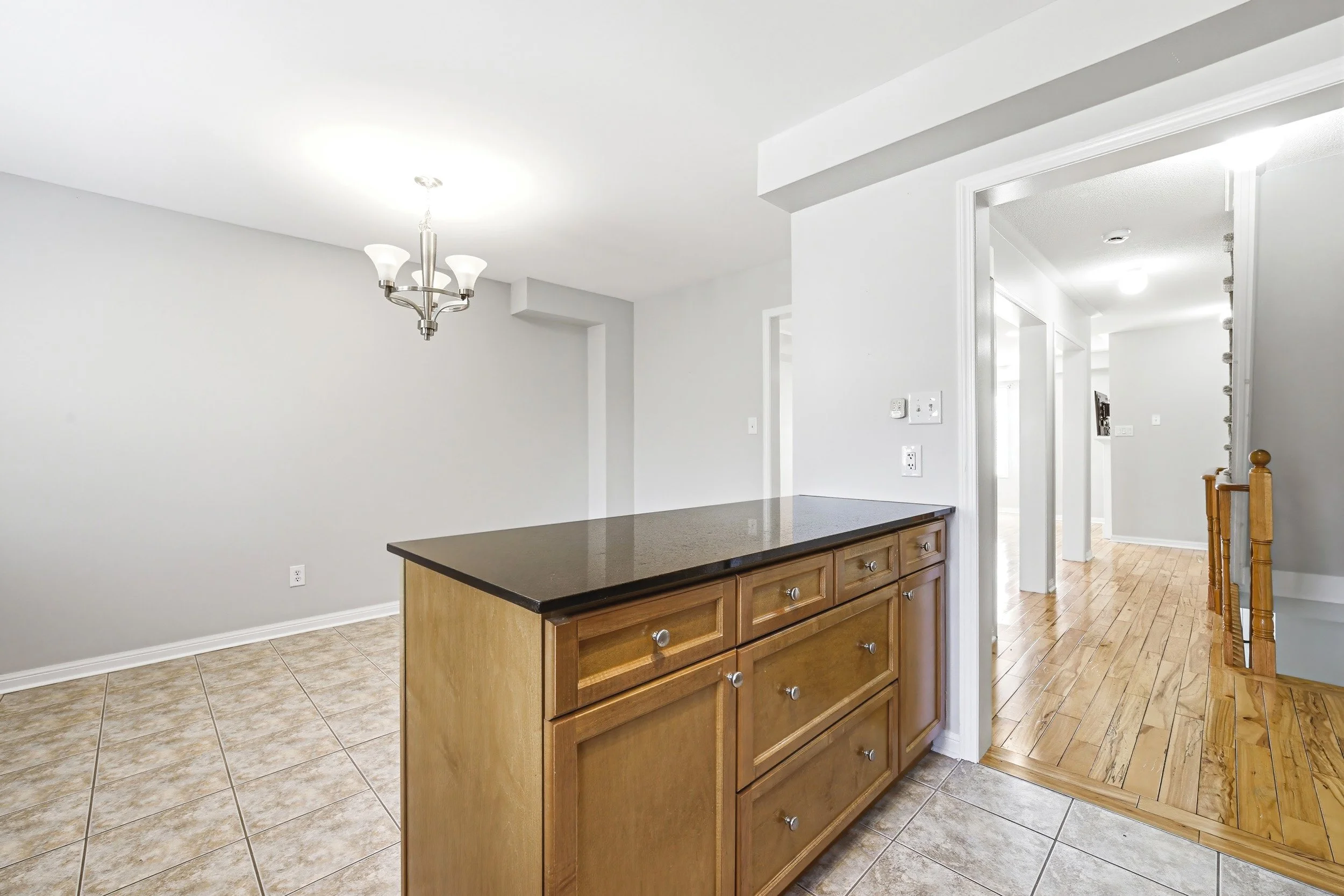 18 - 470 Beach Blvd #8, Hamilton.jpg