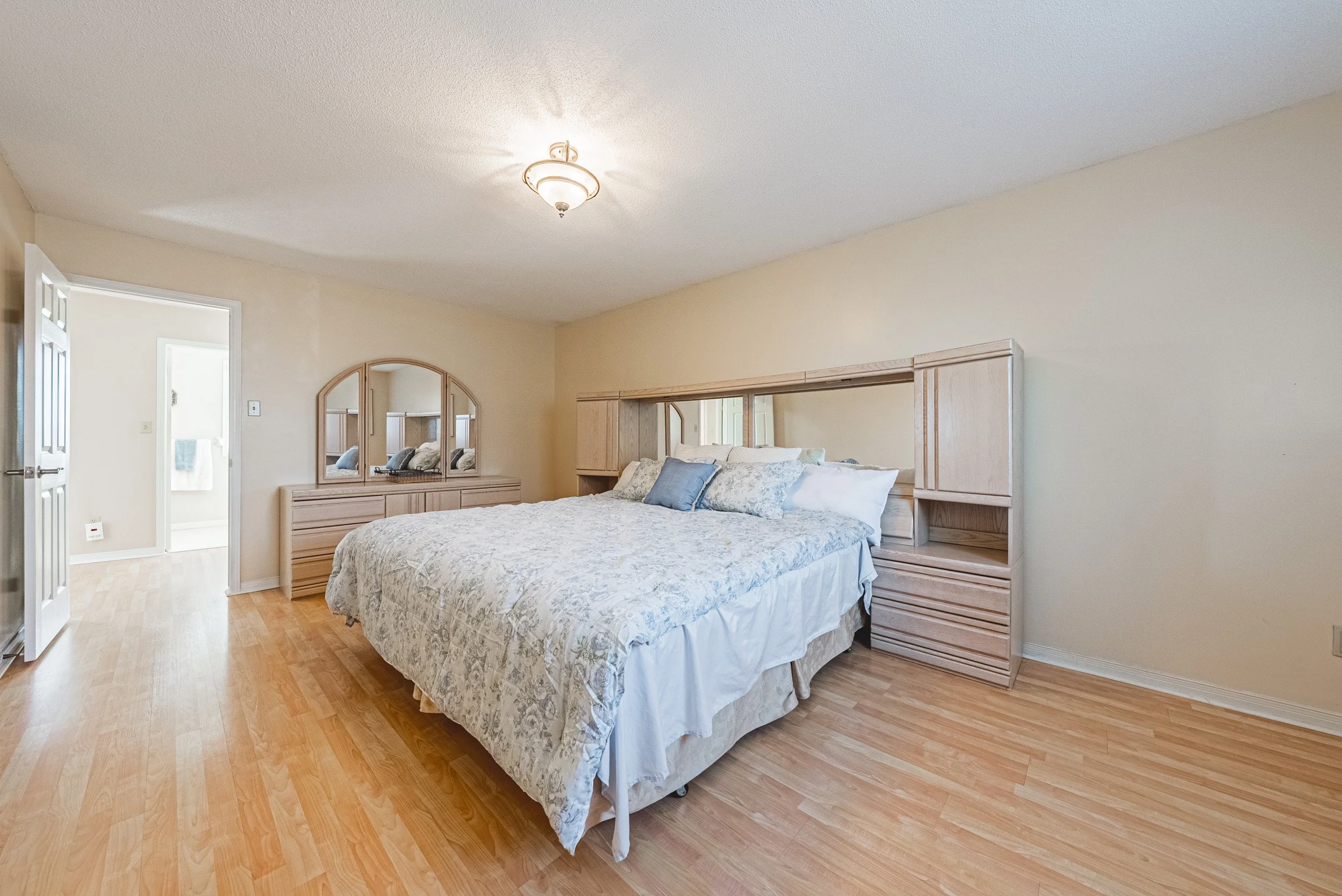 27 - 110 Highbury Dr, Stoney Creek.jpg