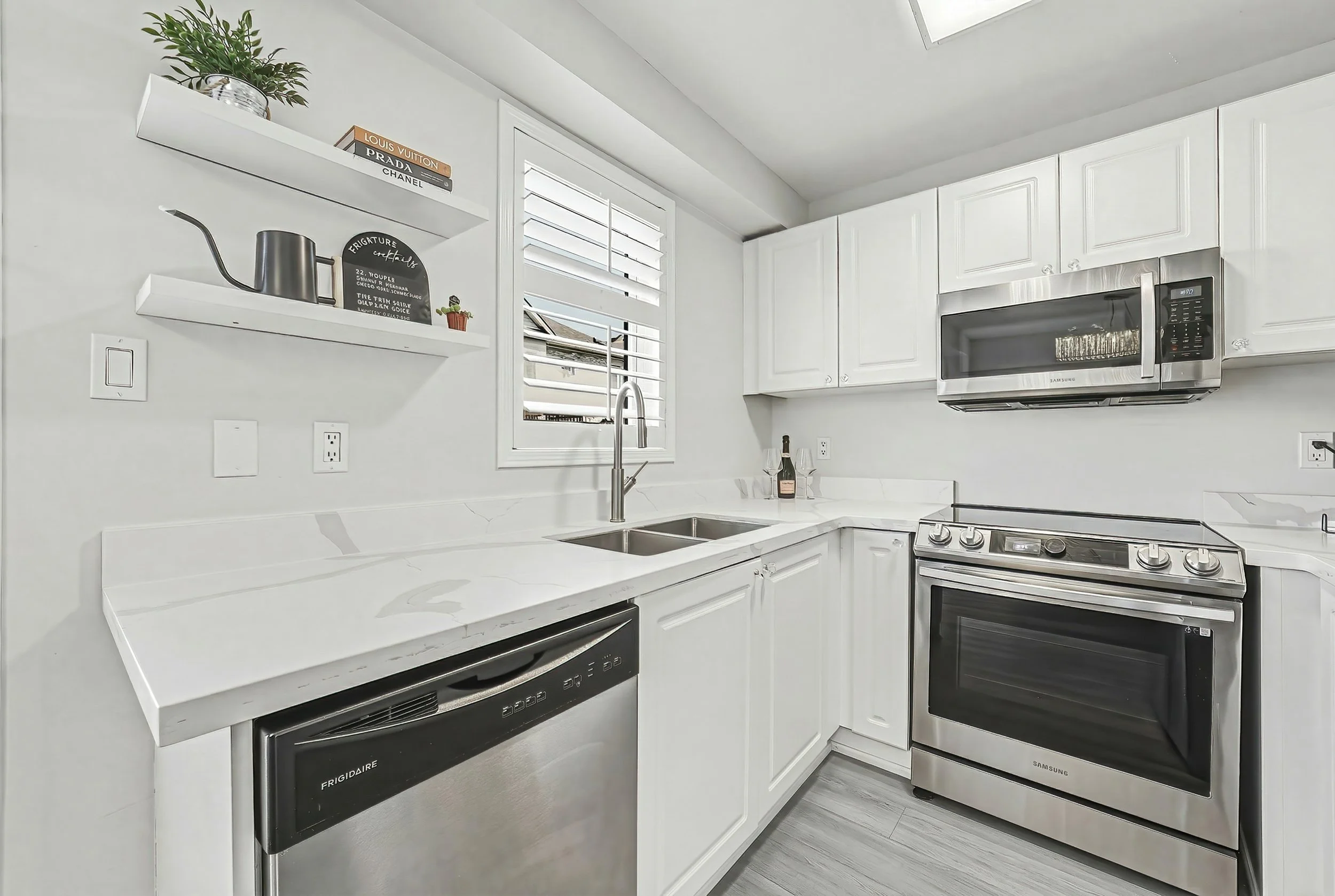 12 - 2259 Seton Cres, Burlington.jpg