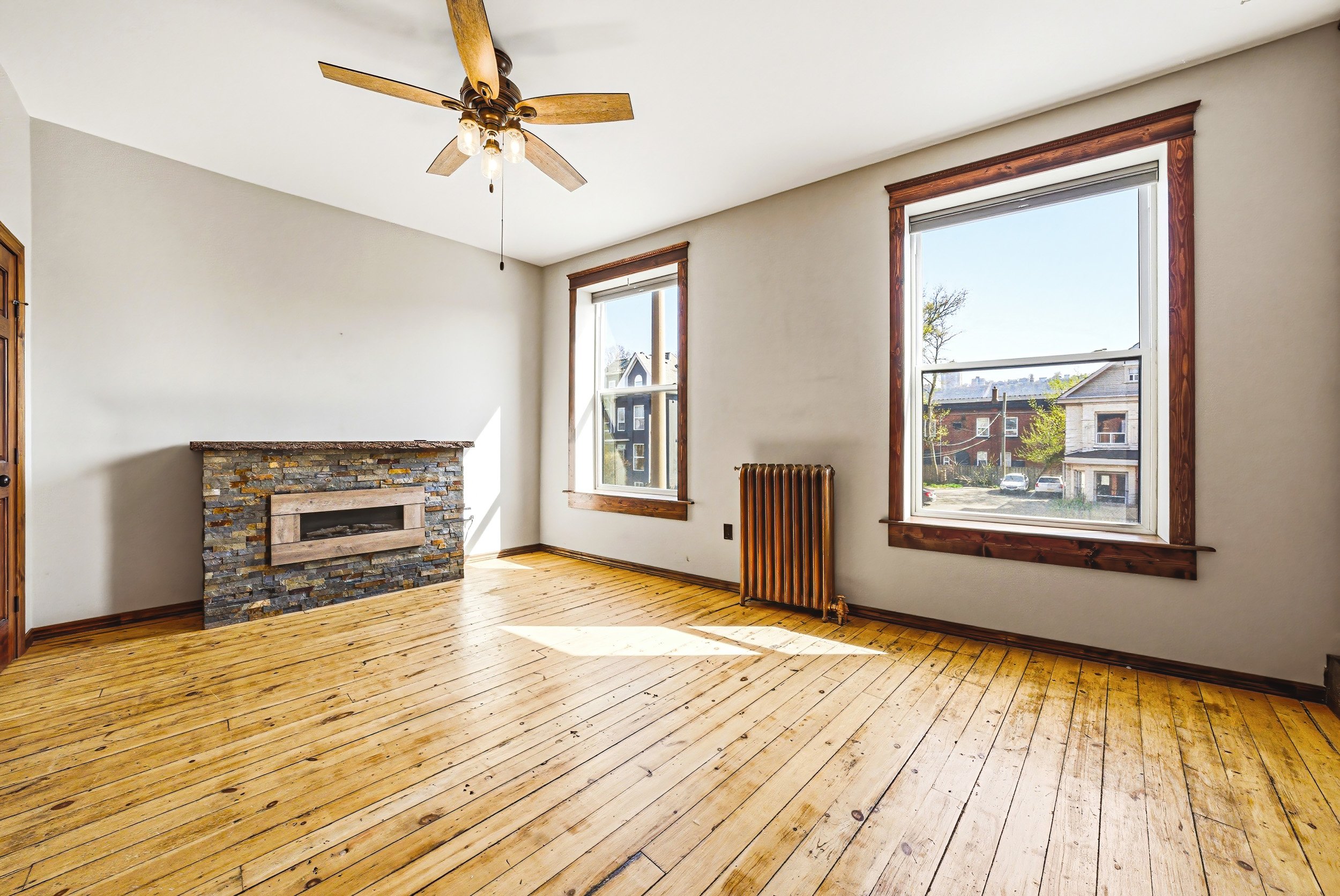 37 - 595 King St E, Hamilton.jpg