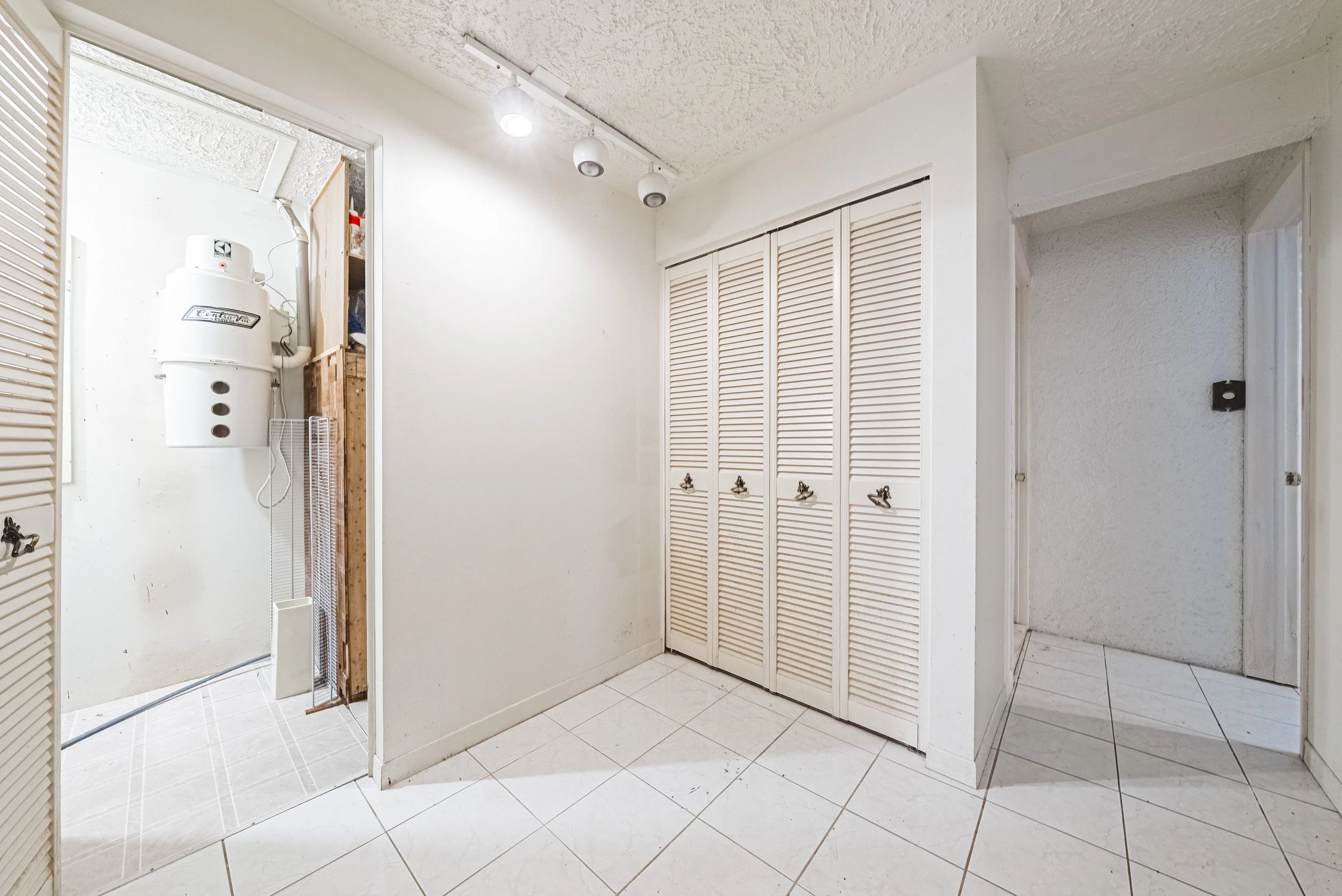 23 - 948 Concession 6 Townsend, Waterford.jpg