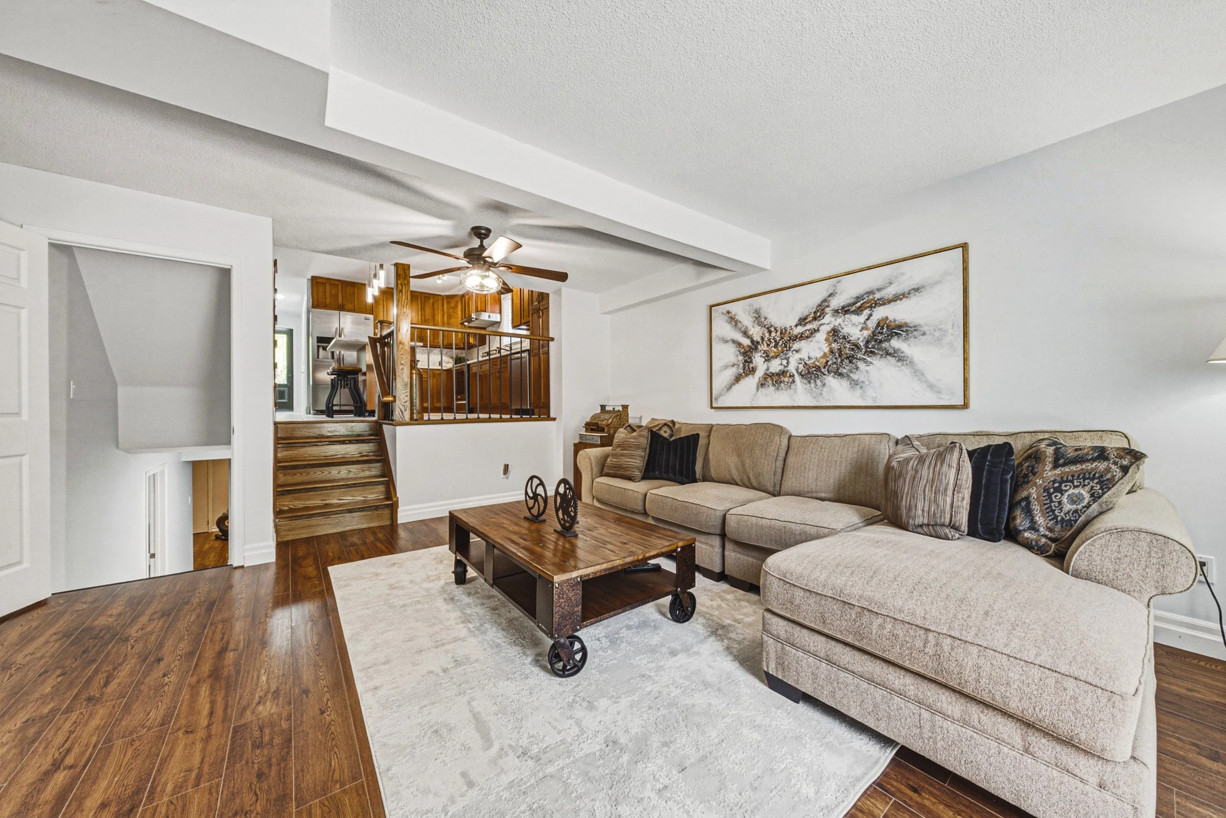 21 - 2206 Donald Rd, Burlington.jpg