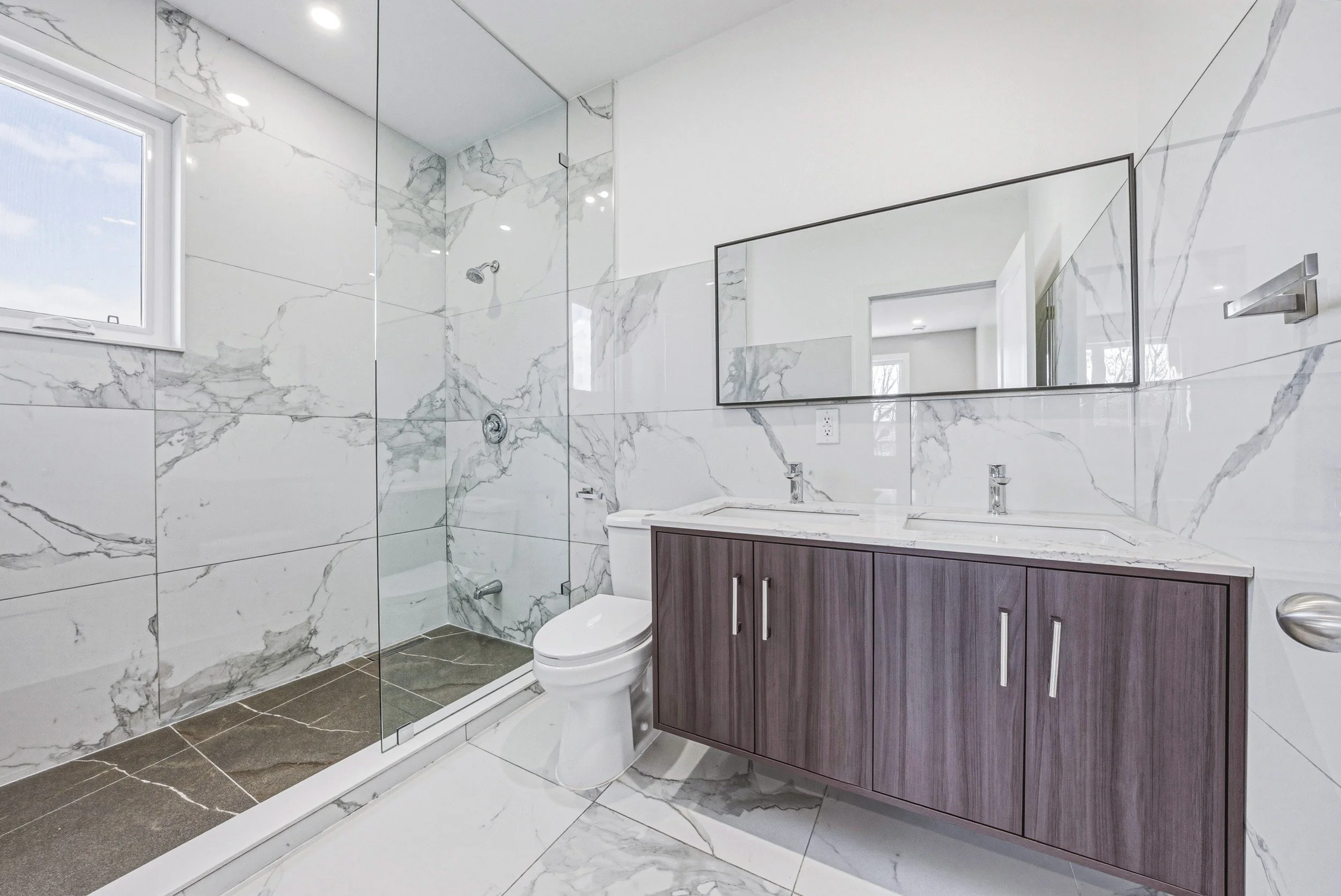 34 - 68 Vansitmart Ave, Hamilton.jpg