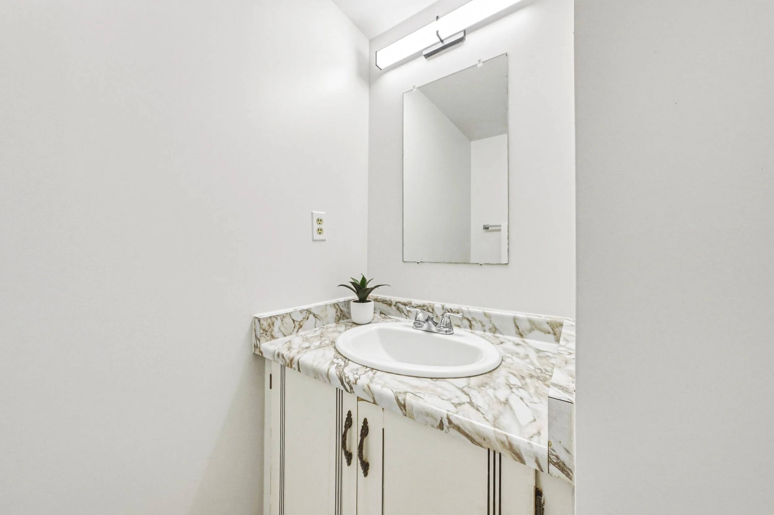 15 - 2055 Upper Middle Rd #705, Burlington.jpg