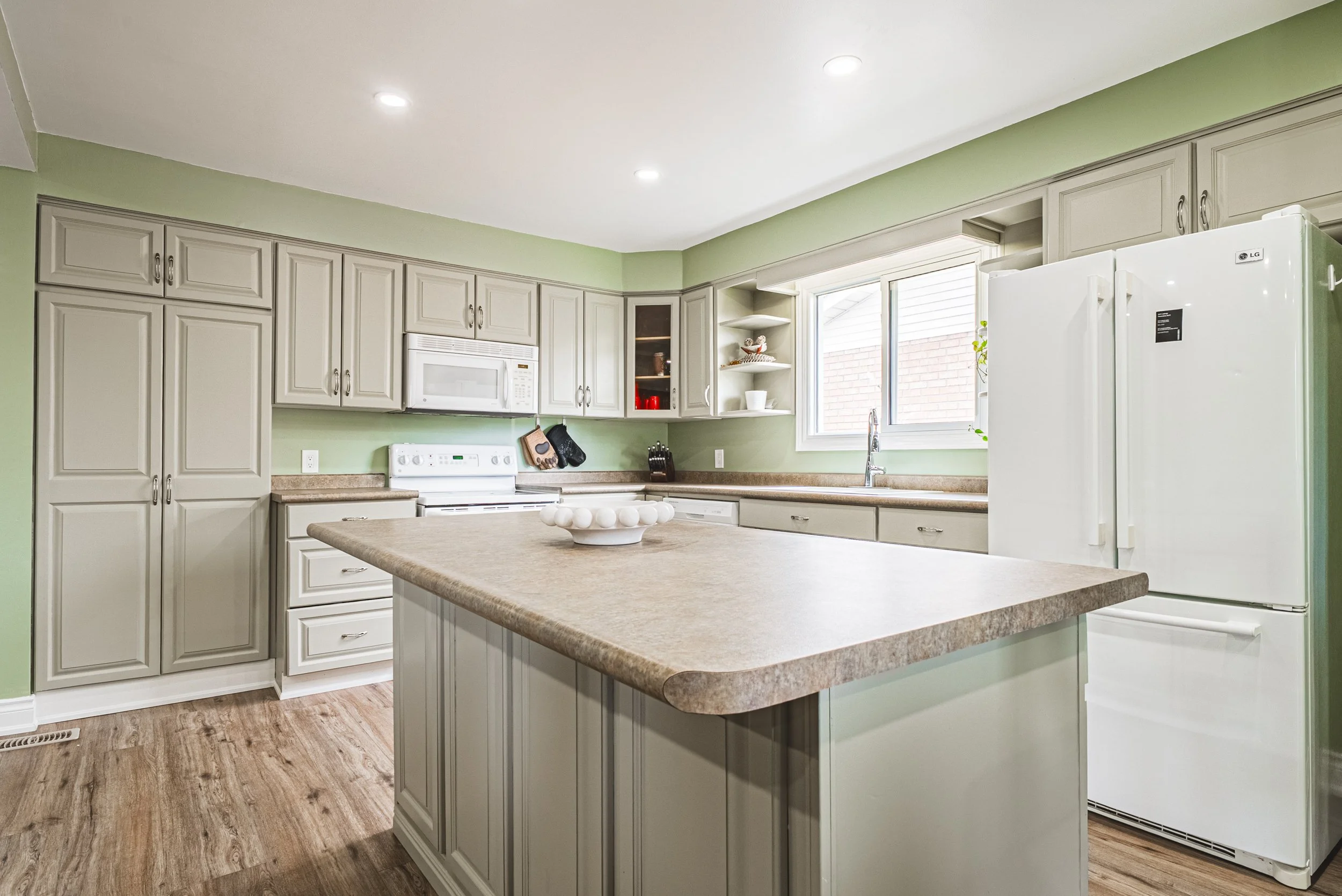 12-27 Ludlow Crescent, Brantford.jpg