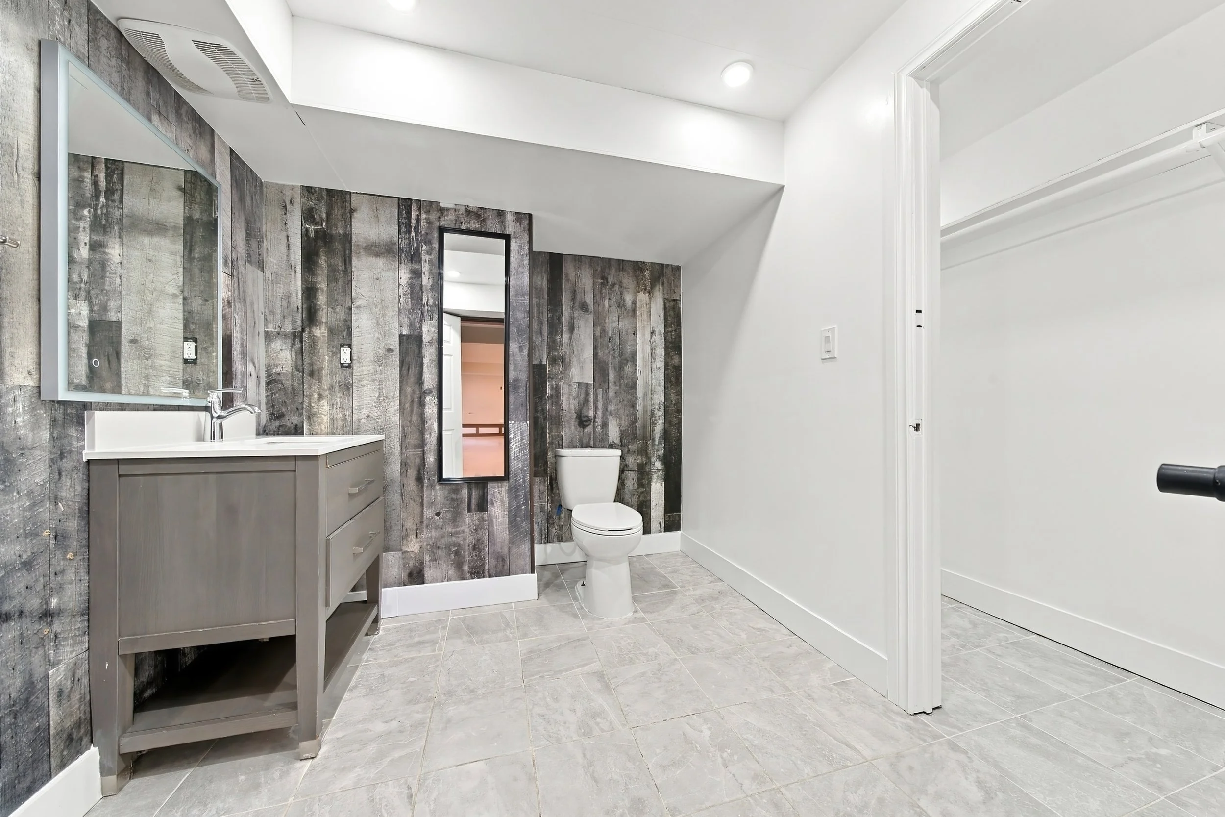 40-35 Thames Wy Hamilton.jpg