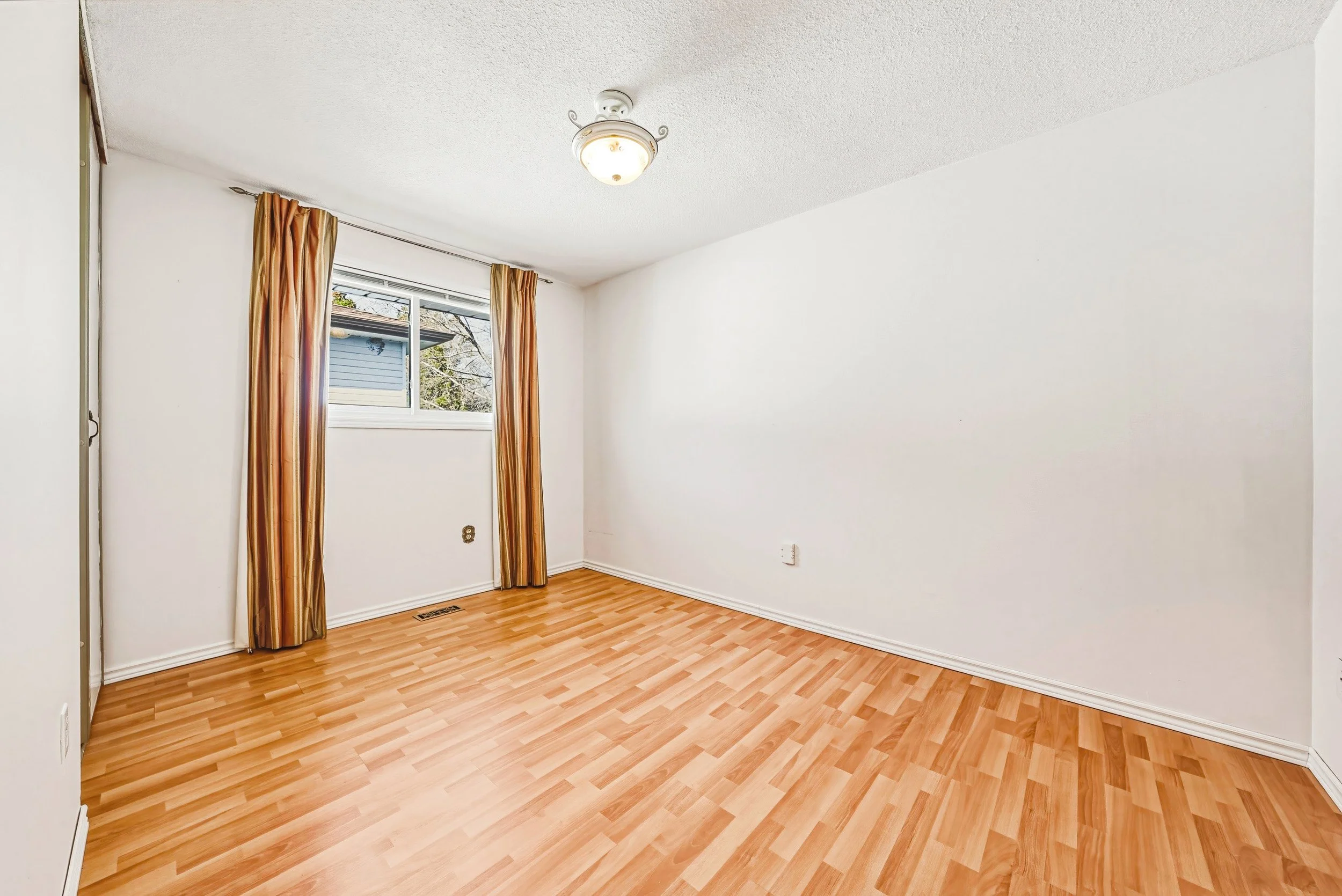 19 - 2360 Greenbank Trail, Burlington.jpg