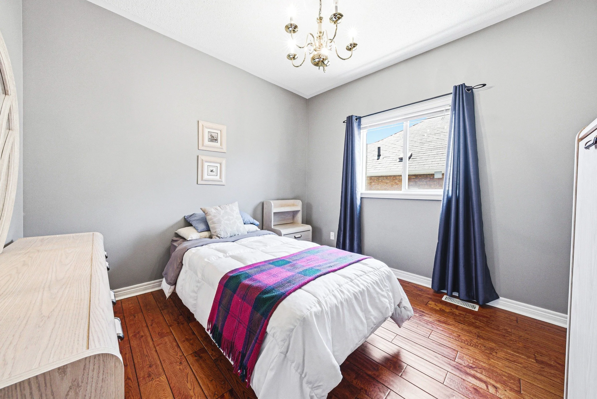 20 - 105 Pinebrook Cir, Caledon.jpg