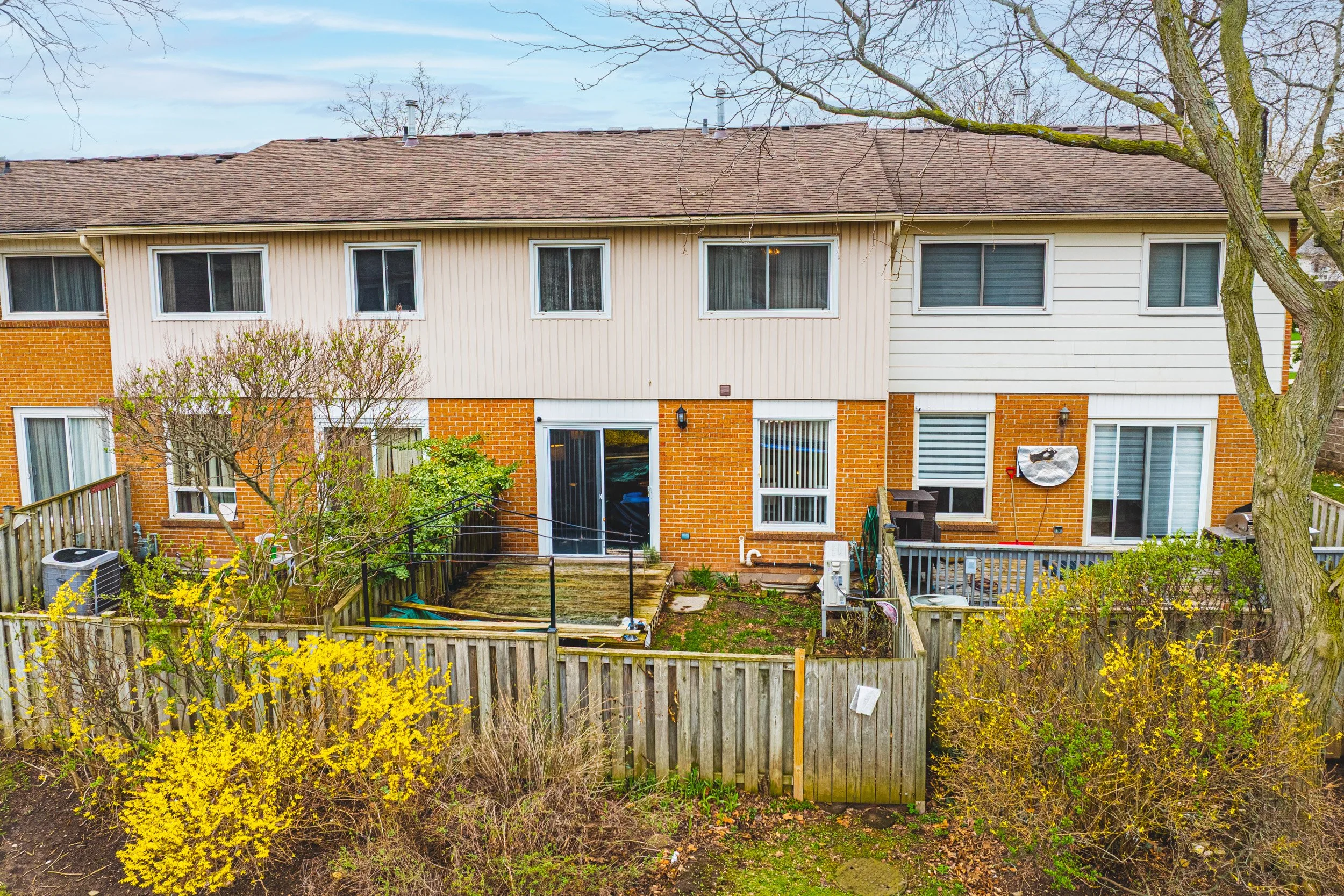 33 - 1576 Newlands Cres #60, Burlington.jpg