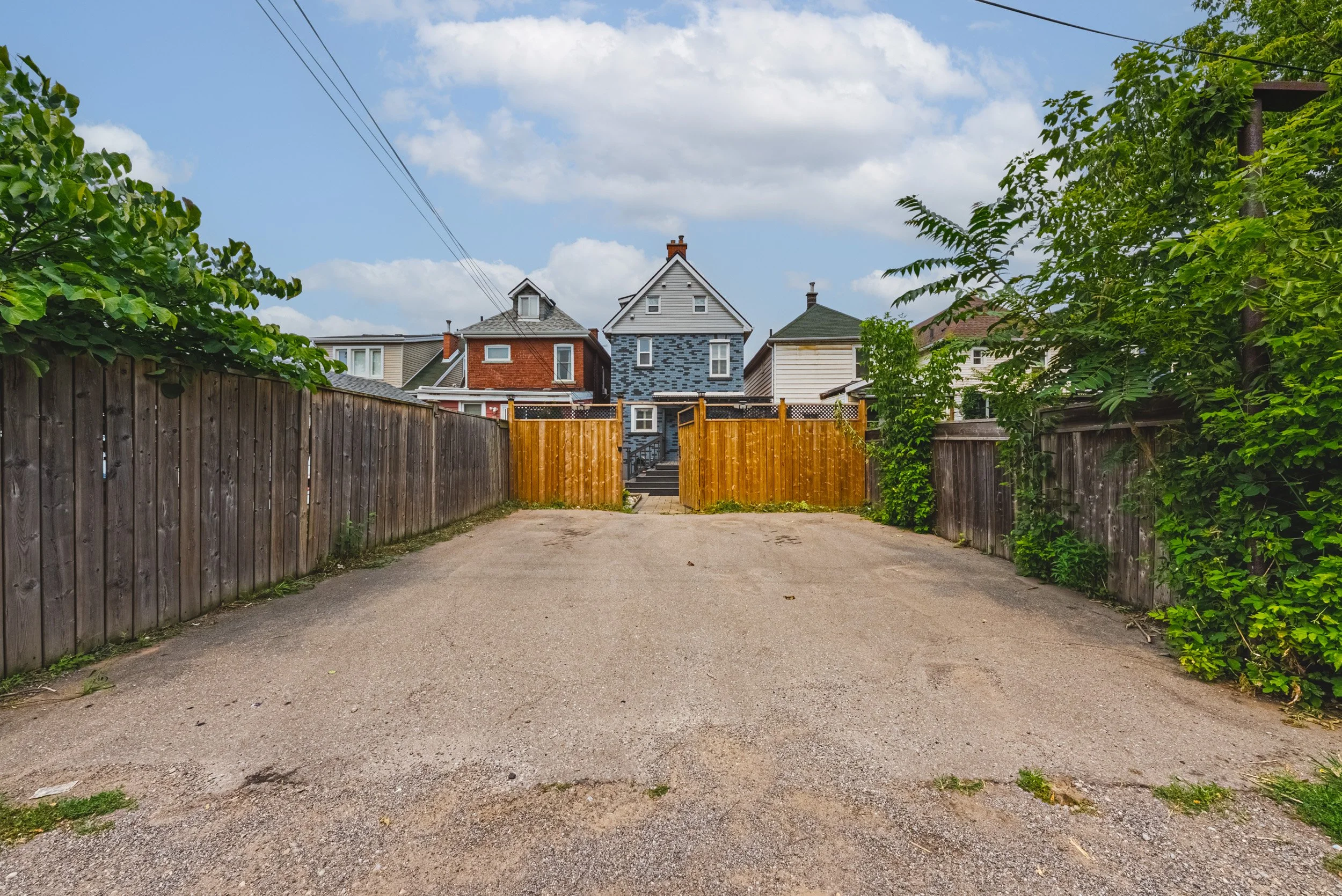 39 - 218 Grosvenor Ave N, Hamilton.jpg