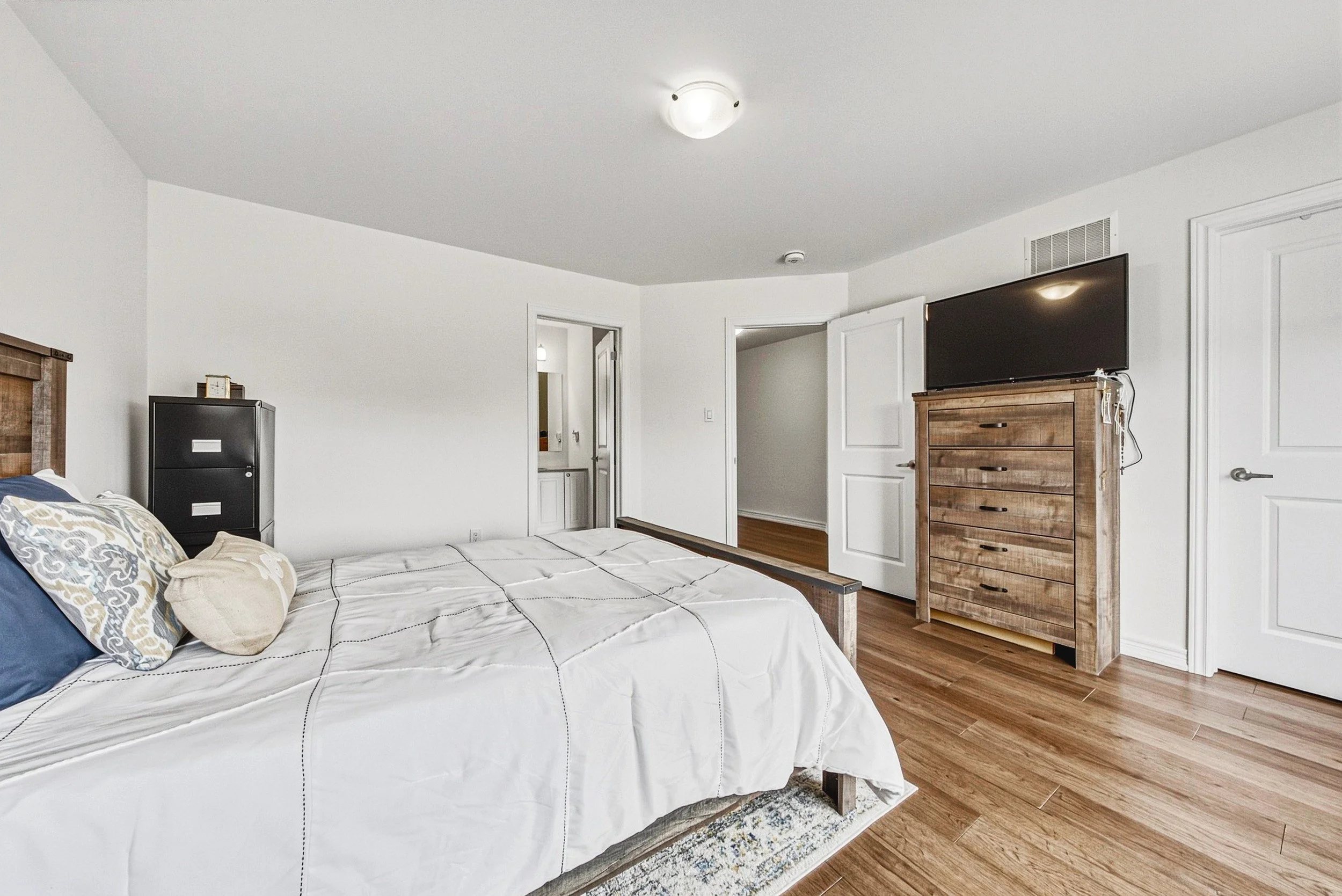 39 - 733 Gilmour Cres, Shelburne.jpg