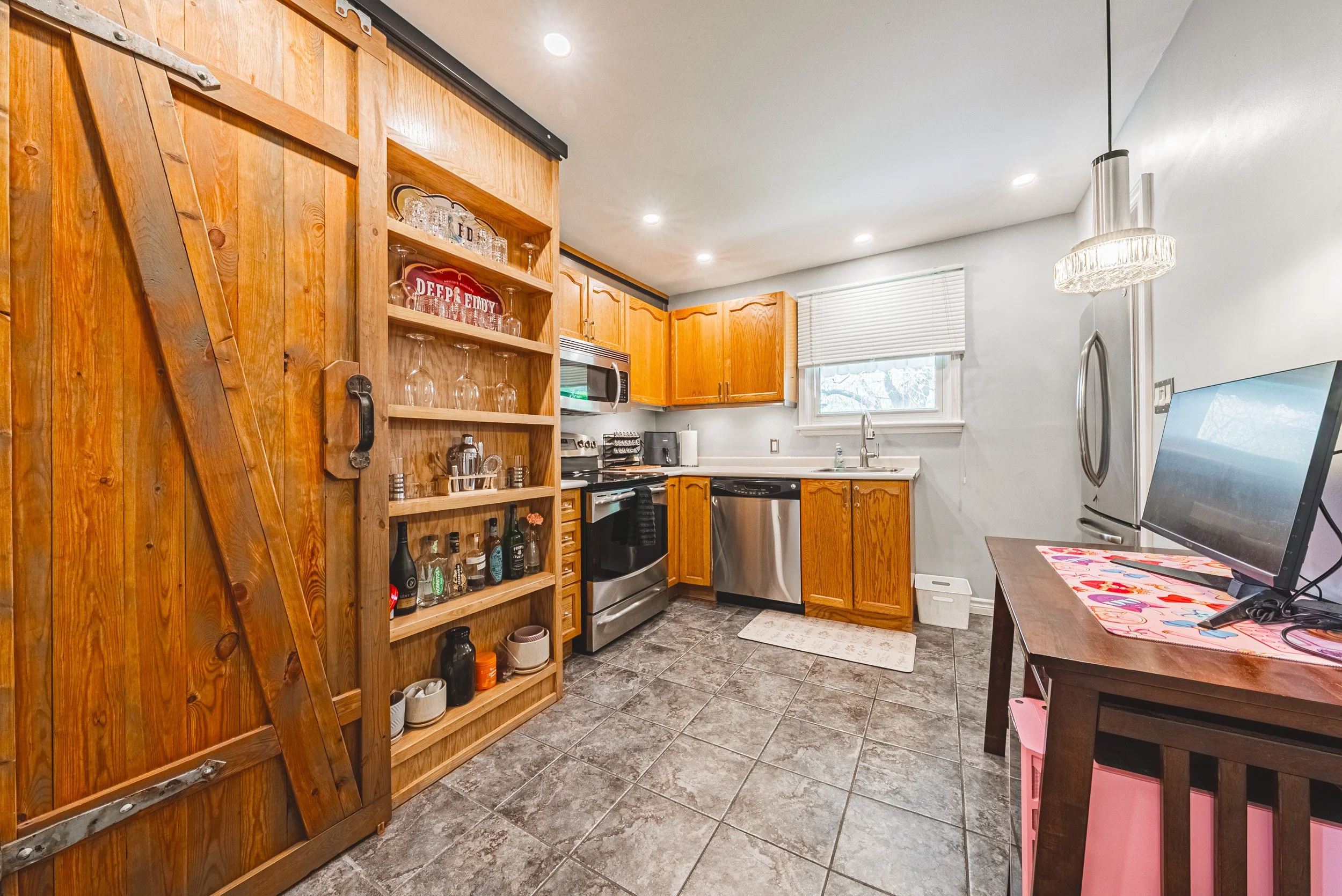 11 - 242 East 43rd St, Hamilton.jpg