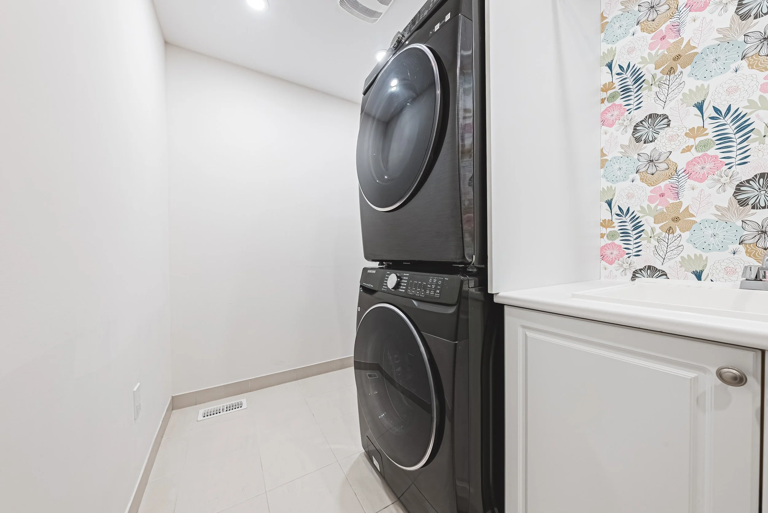 49 - 90 Robertson Rd, Ancaster.jpg