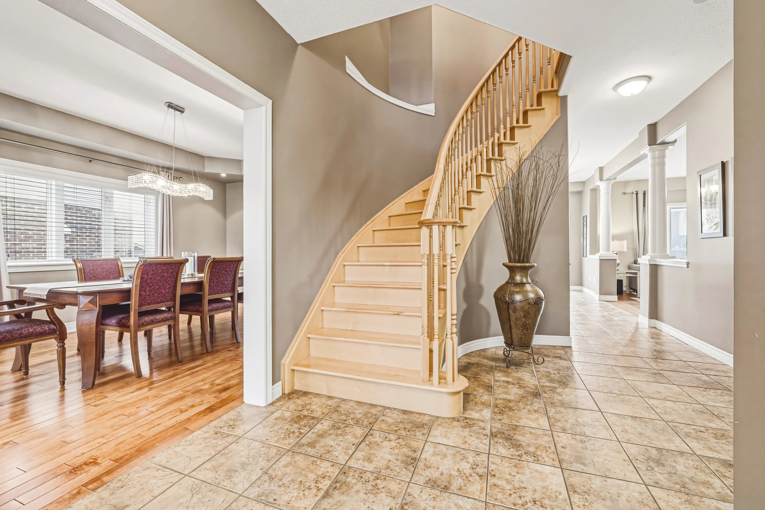 5 - 120 Valiant Cir, Binbrook.jpg