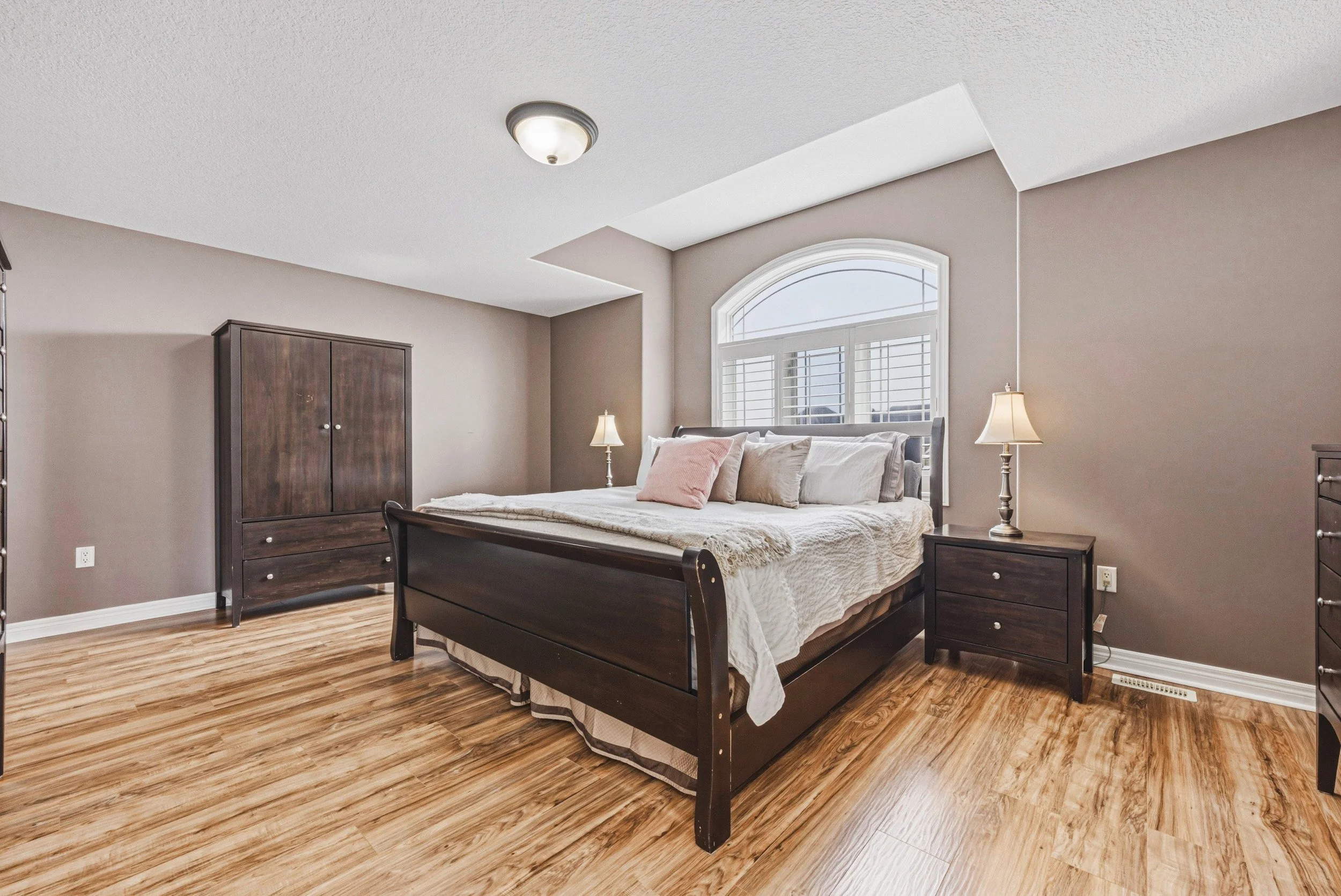 20 - 419 Dicenzo Dr, Hamilton.jpg