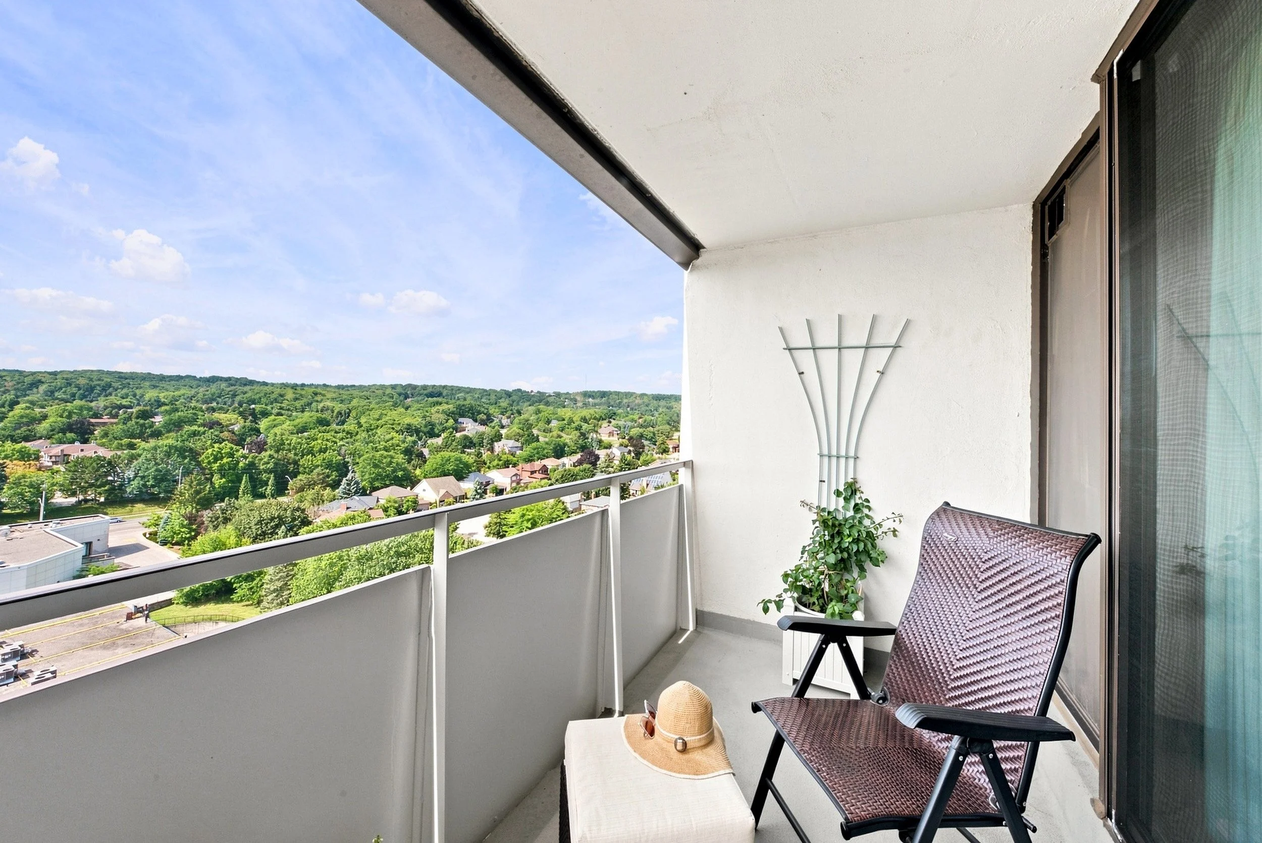 31 - 2055 Upper Middle Rd #1507, Burlington.jpg