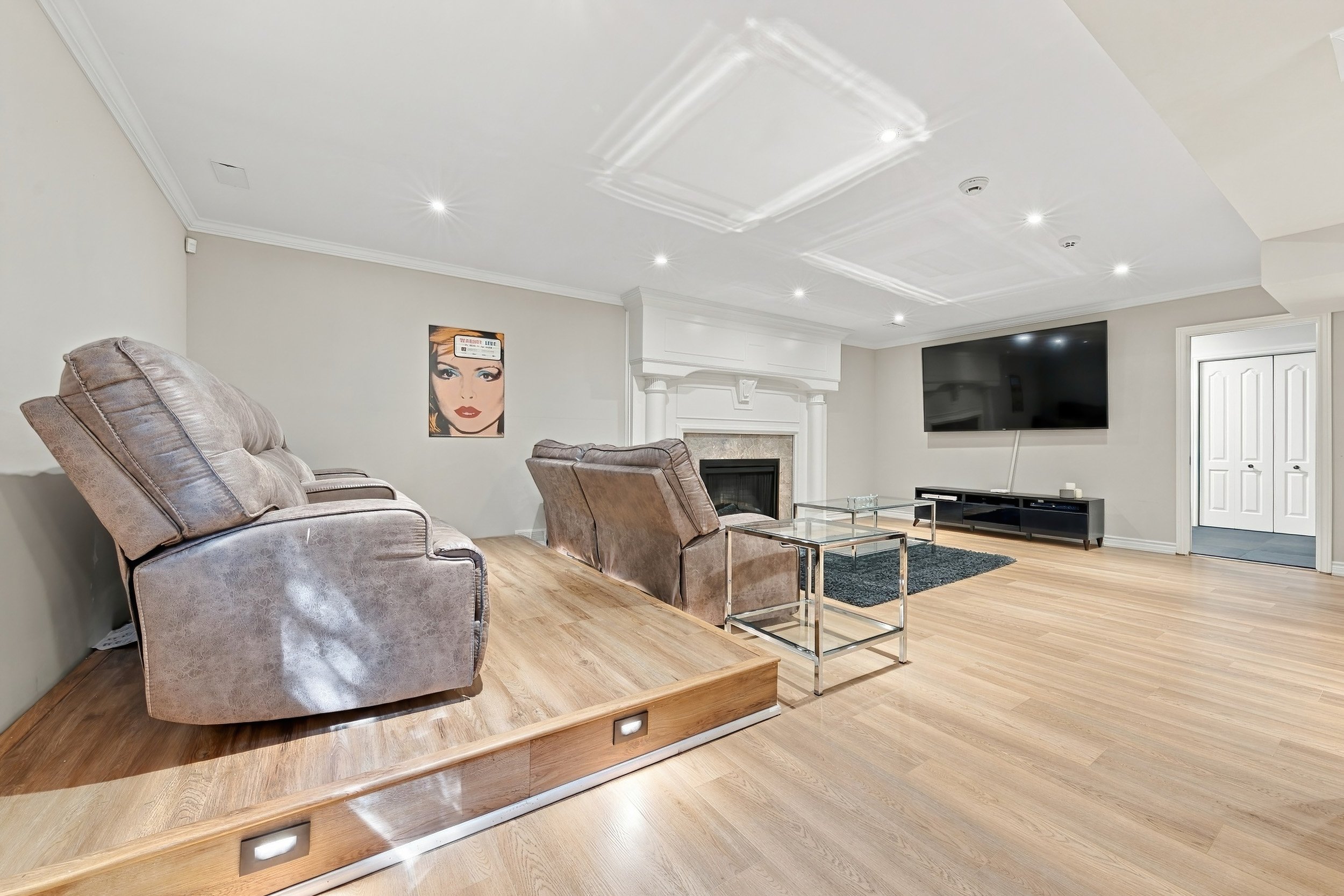 50 - 3021 Woodland Park Dr, Burlington.jpg