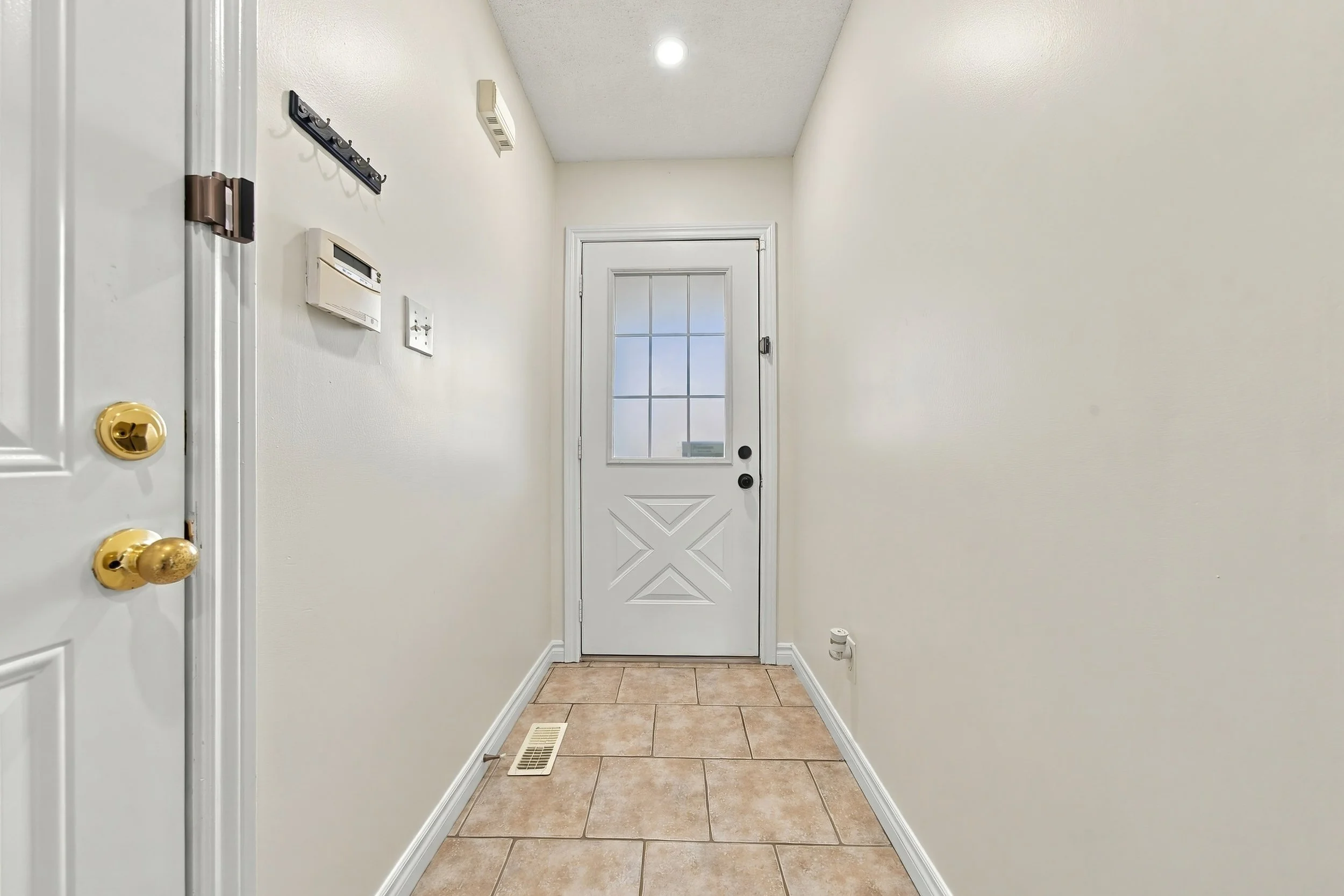10-35 Thames Wy Hamilton.jpg