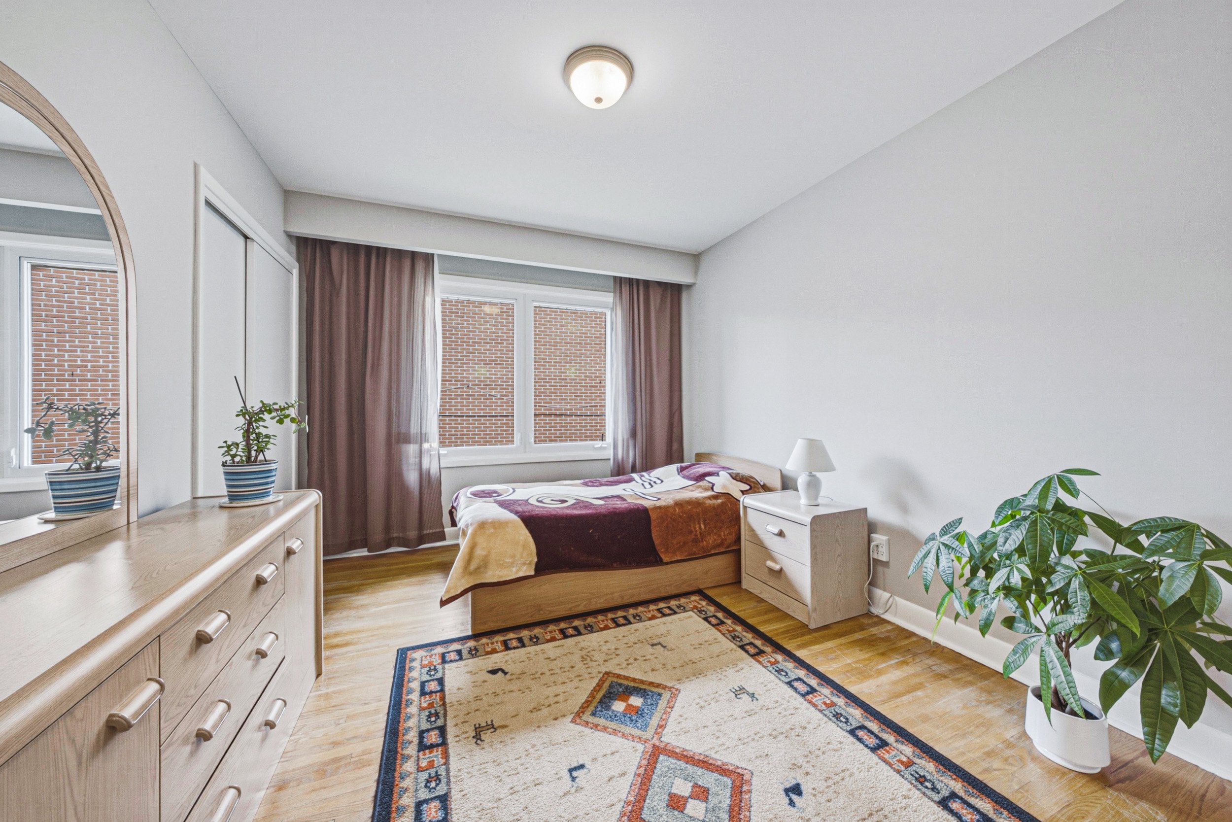 23 - 471 The Kingsway, Etobicoke.jpg