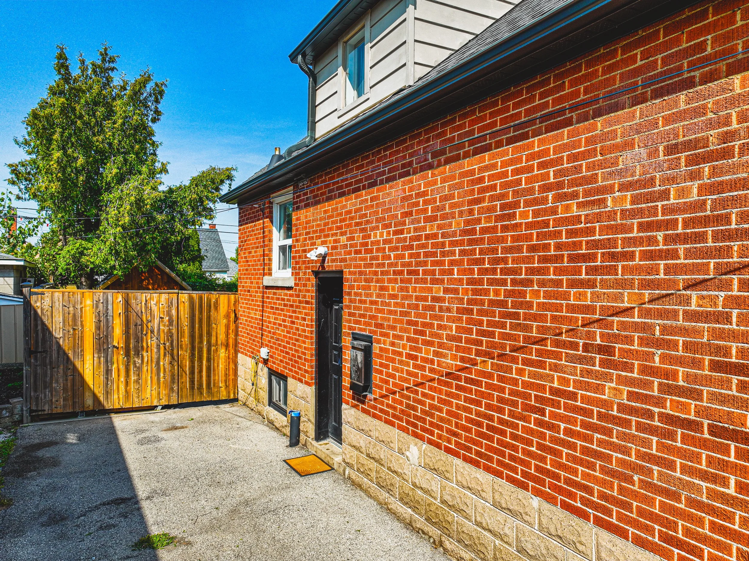 50-212 Rodgers road. Hamilton.jpg