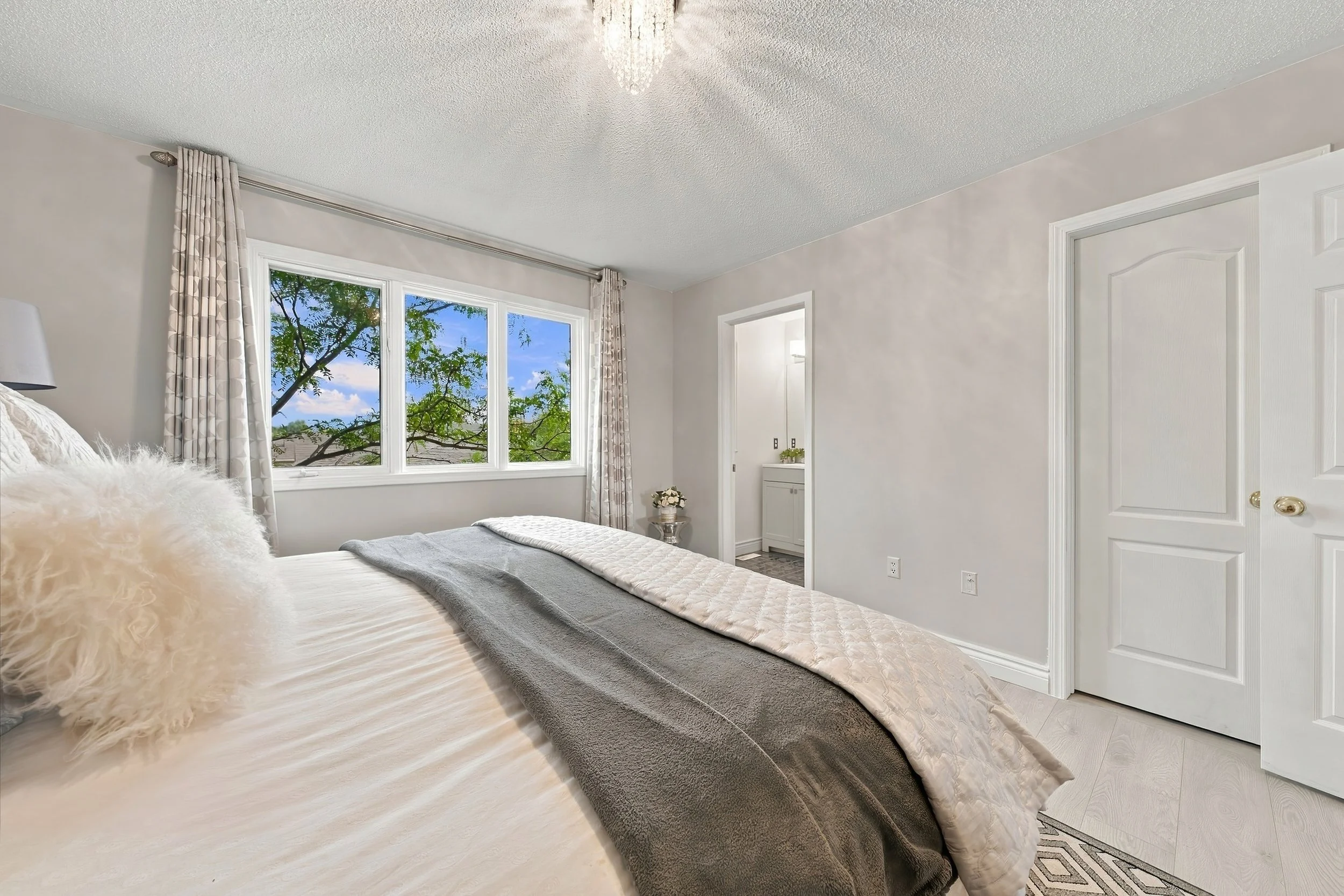 23 - 2239 Prescott Pl, Burlington.jpg
