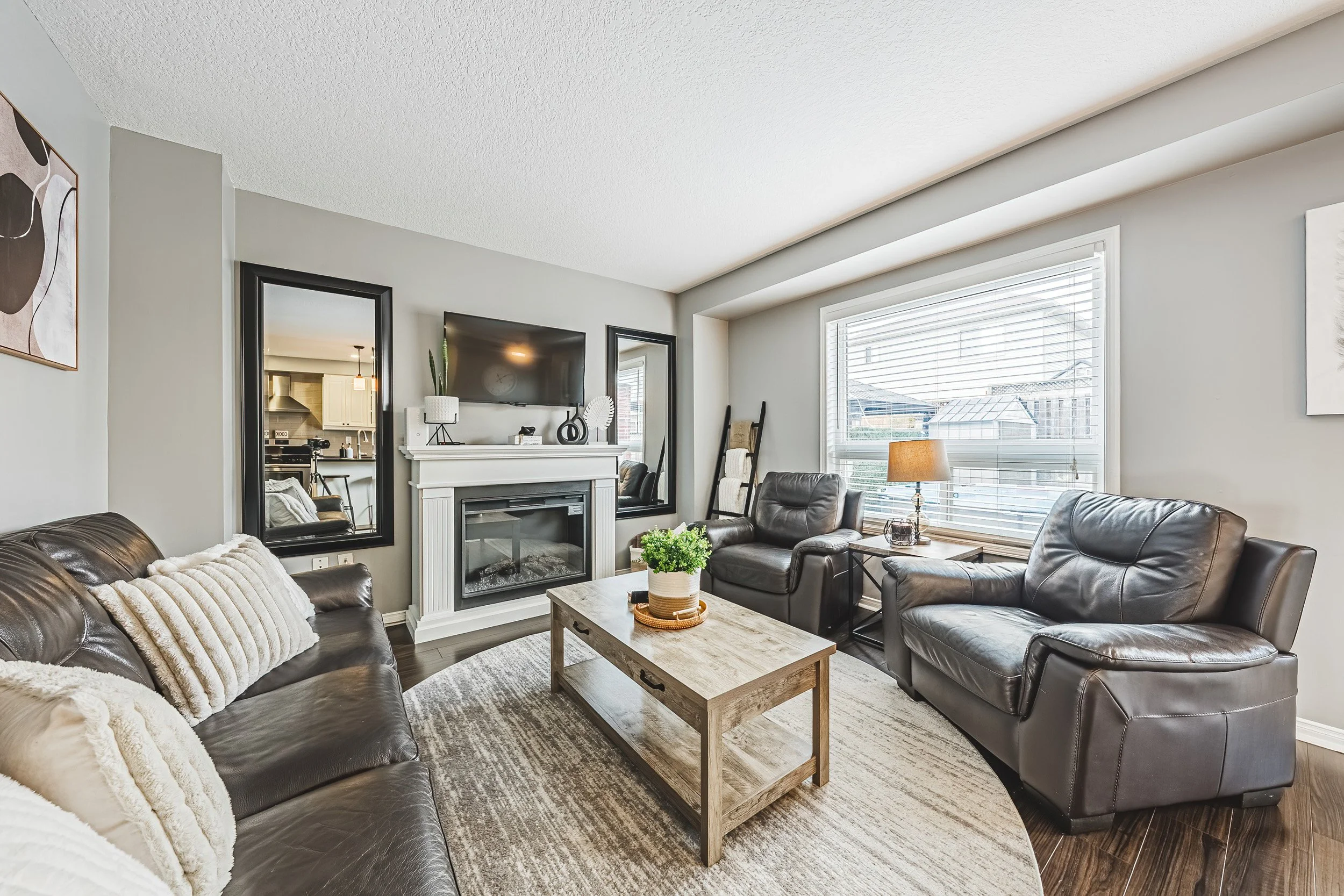 13 - 142 Bradley Ave, Binbrook.jpg