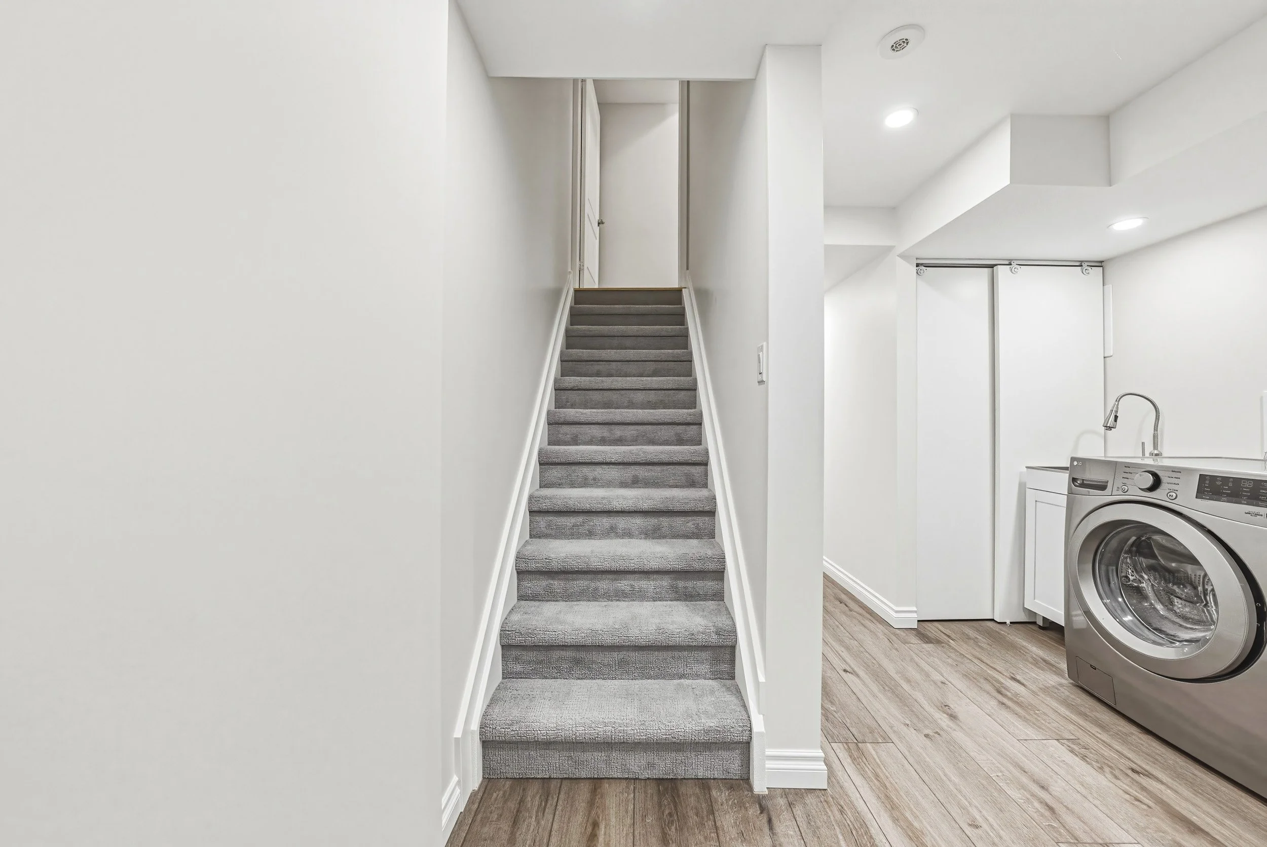 23 - 2259 Seton Cres, Burlington.jpg