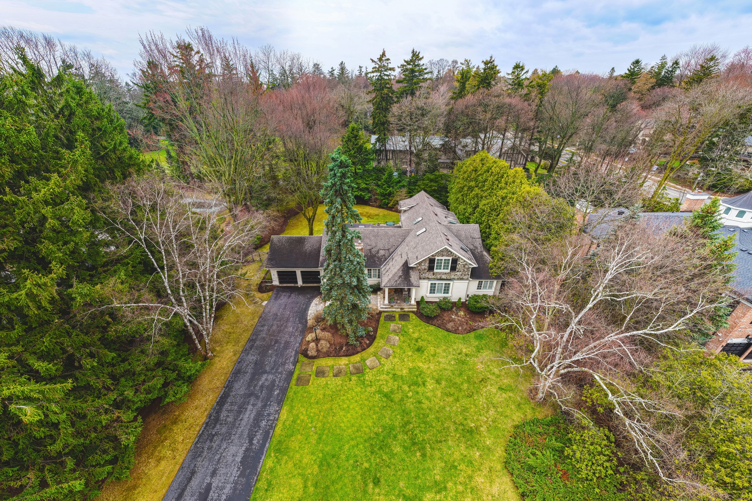 1 - 7 Colonial Cres, Oakville.jpg