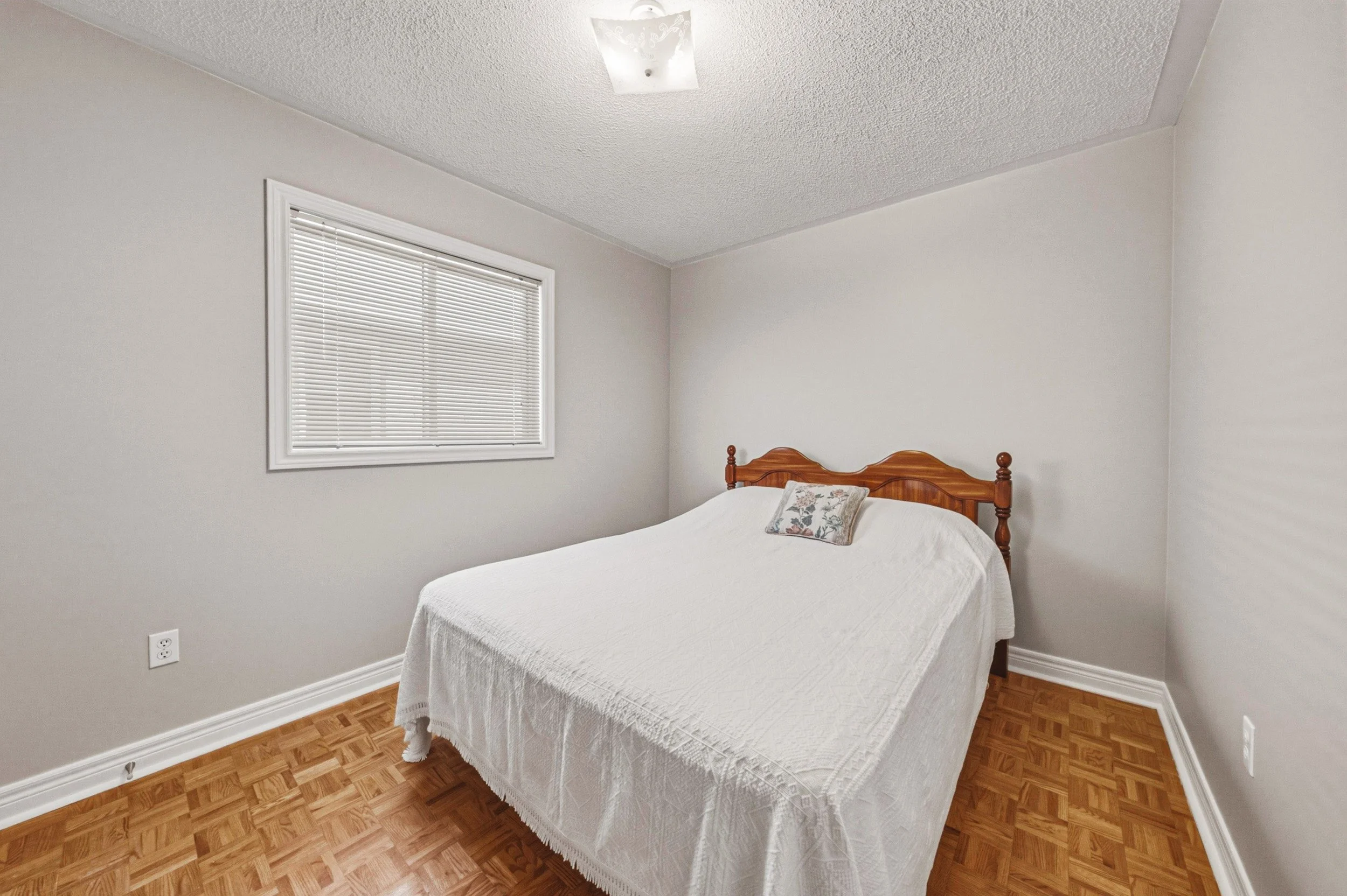 16 - 237 Mountainberry Rd, Brampton.jpg