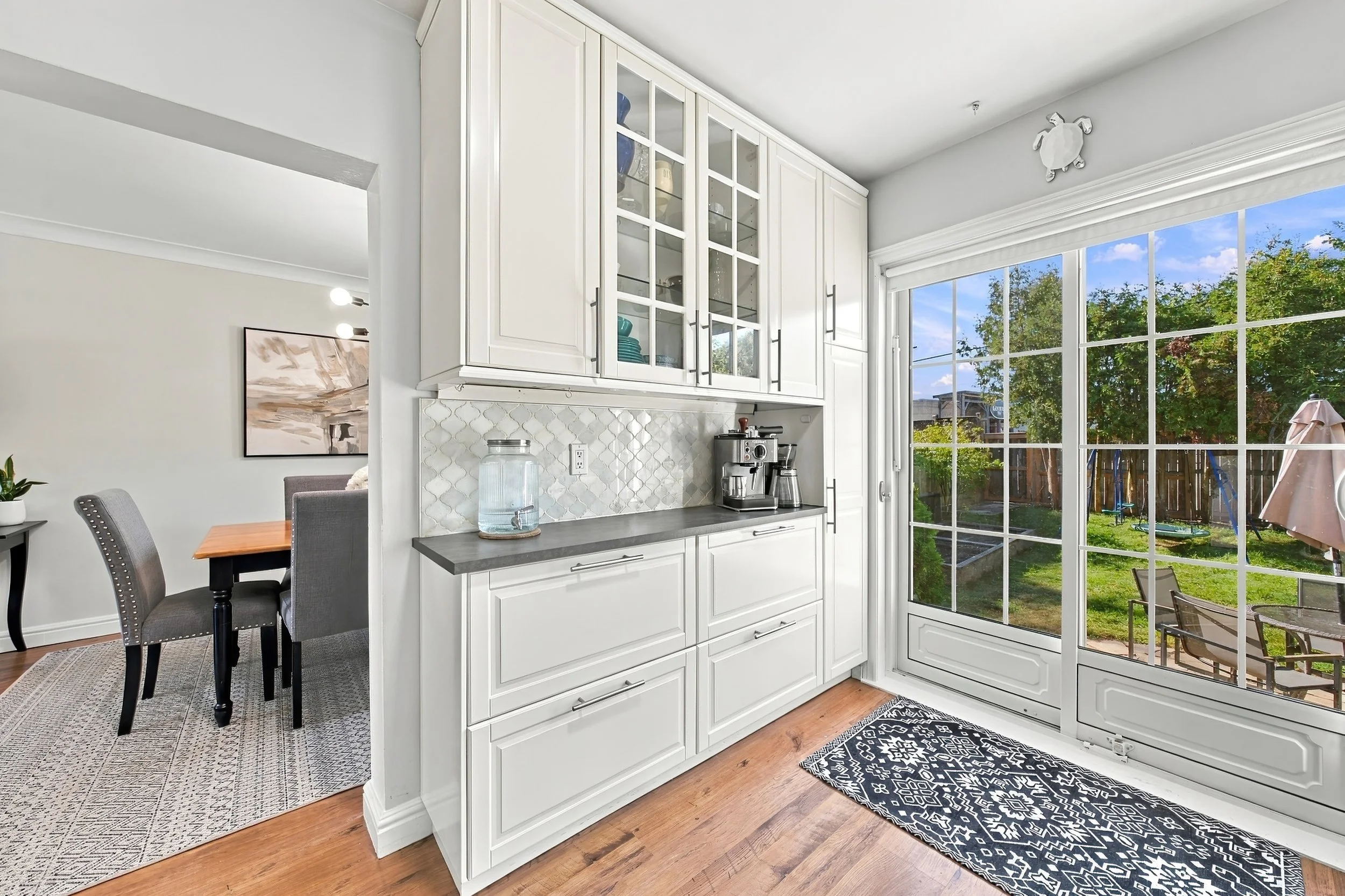 18 - 2301 Barclay Rd, Burlington.jpg