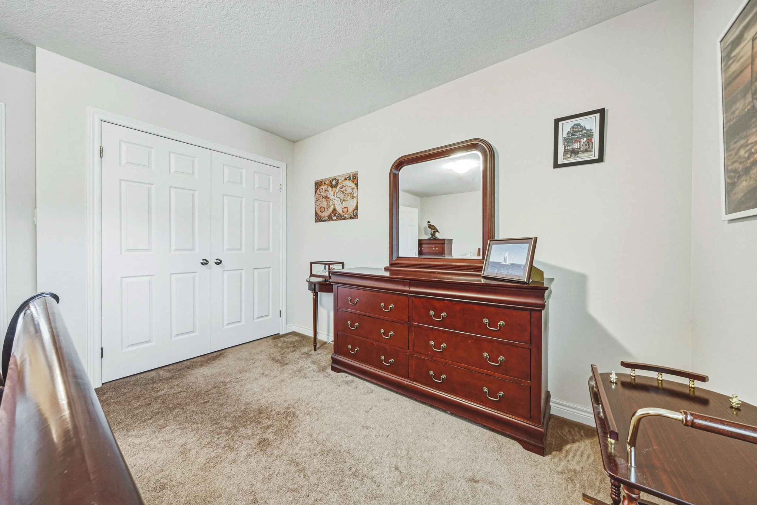 21 - 14-18 Plains Rd W, Burlington.jpg