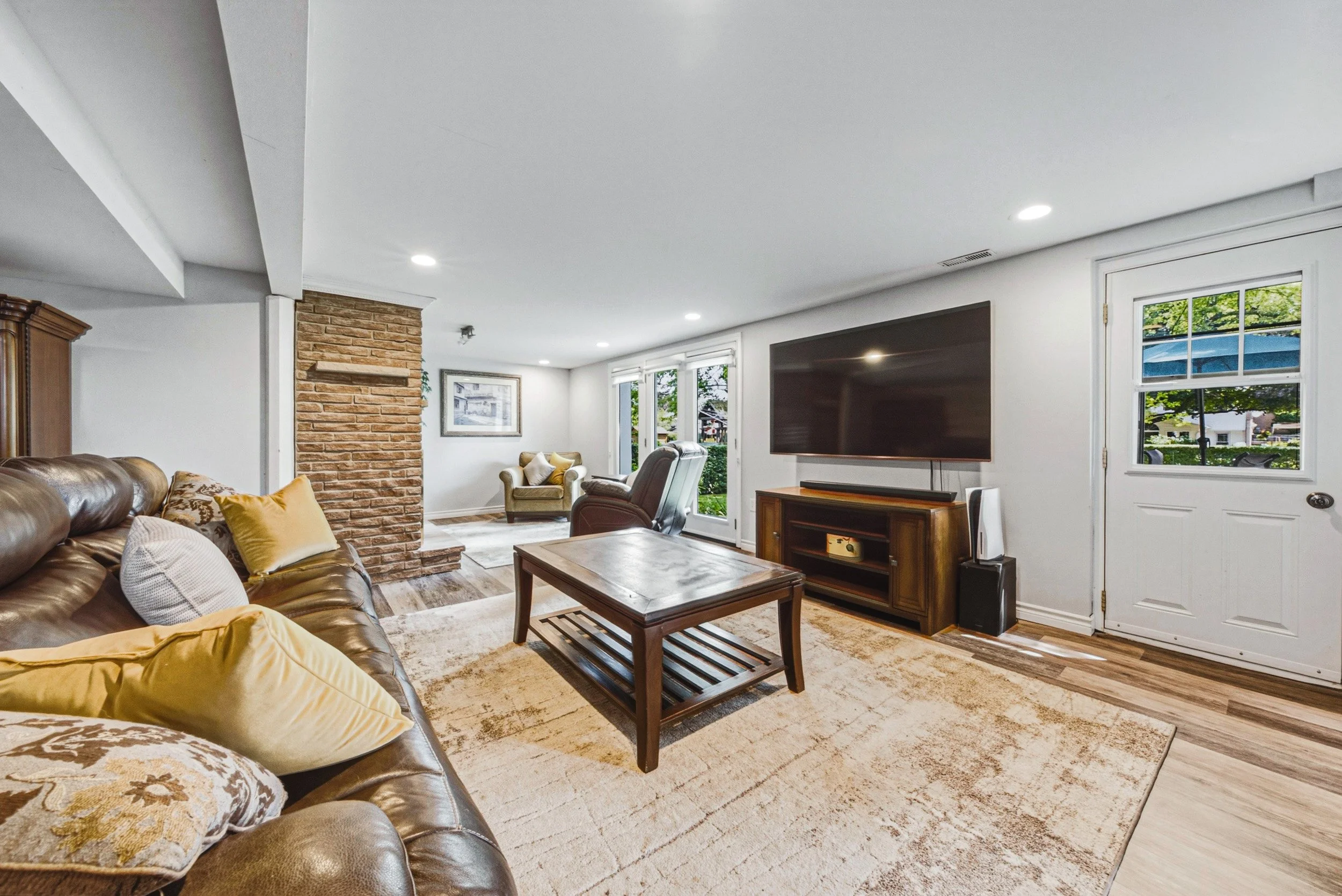 20 - 1821 Biscayne Dr, Cambridge.jpg