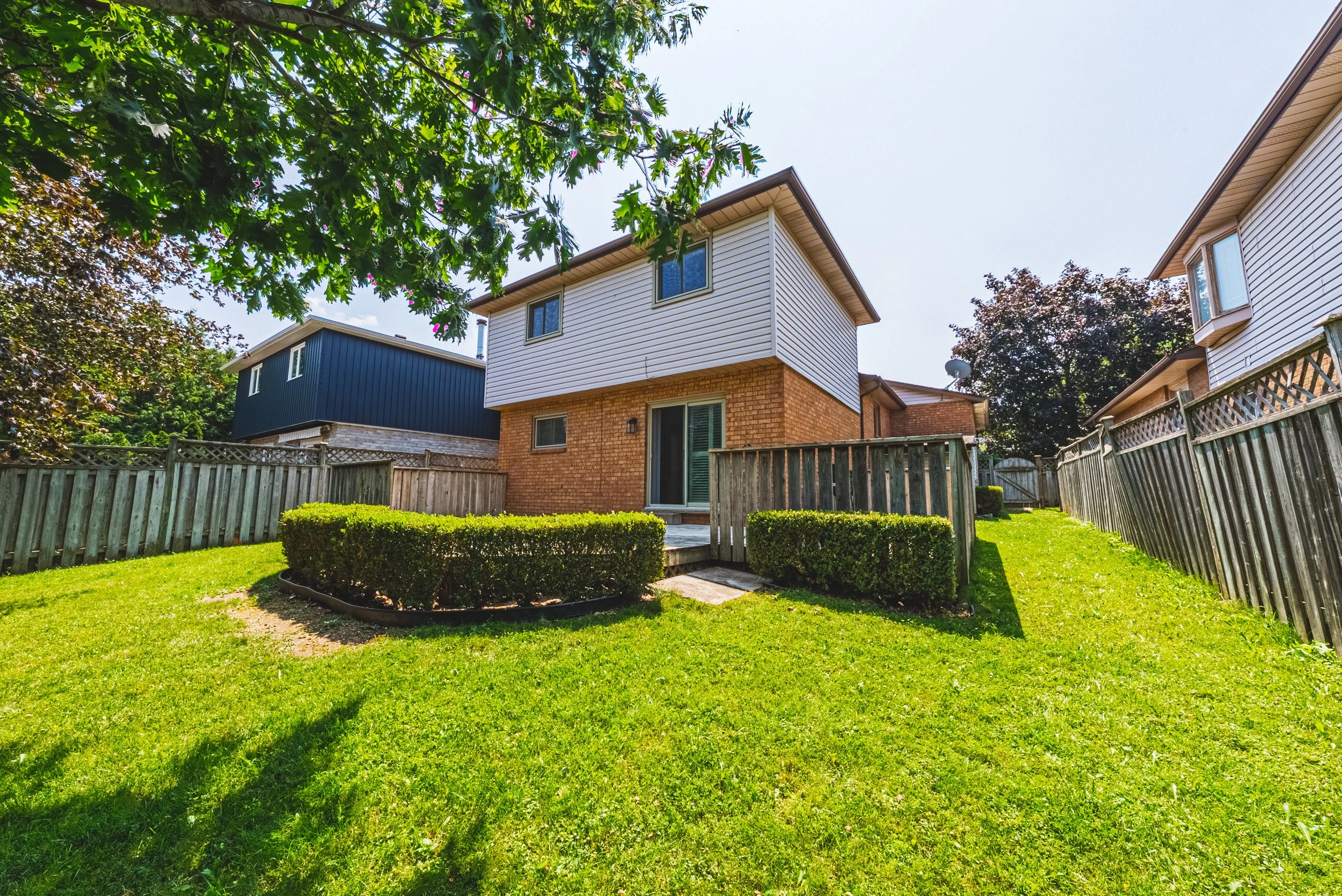 33 - 2206 Donald Rd, Burlington.jpg