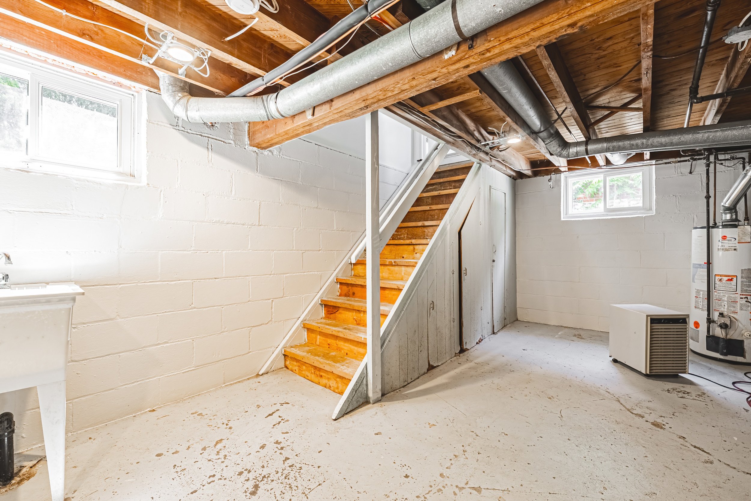 17 - 203 W 2nd St, Hamilton.jpg