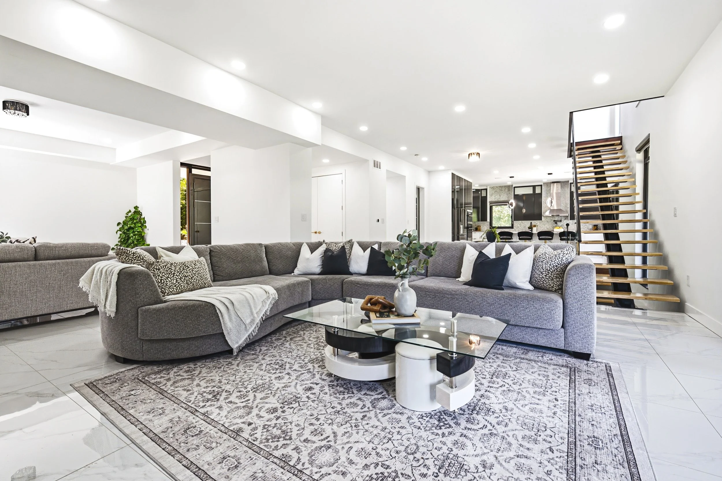 10 - 4511 Guelph Line, Burlington.jpg