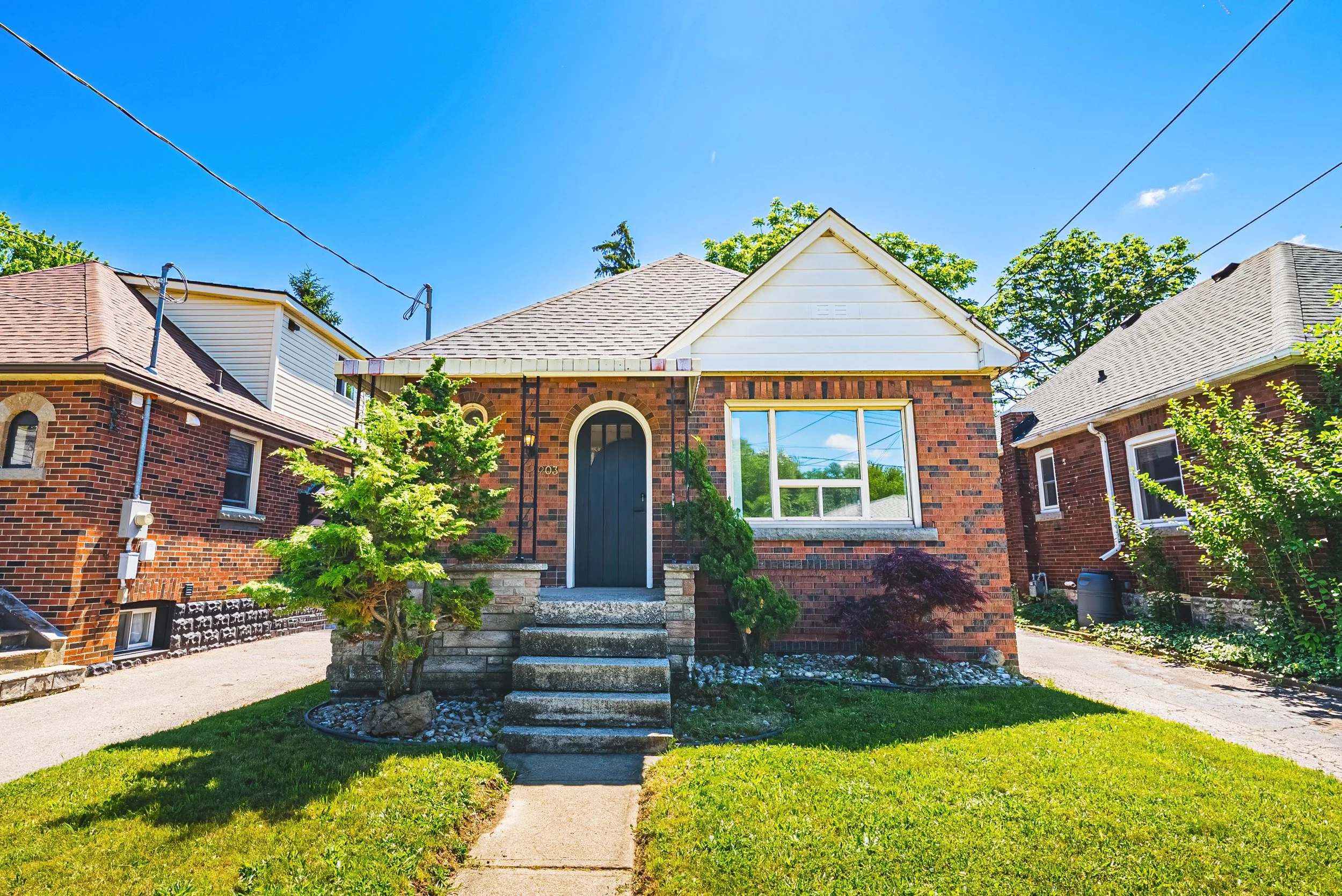2 - 203 W 2nd St, Hamilton.jpg