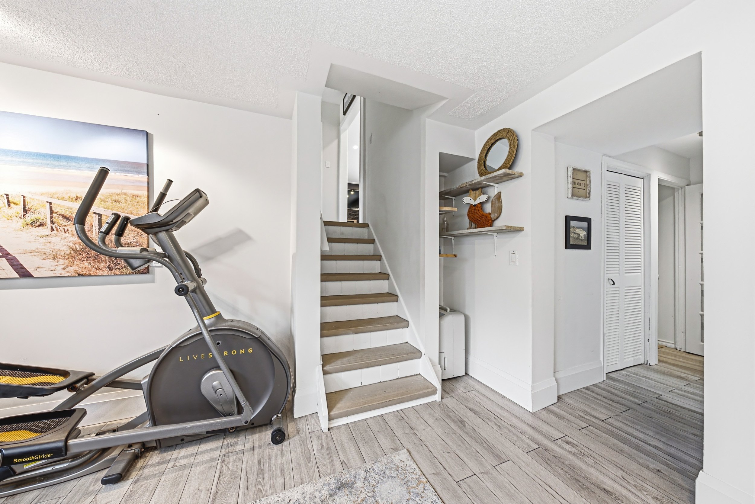 31 - 364 Fennell Ave W, Hamilton.jpg