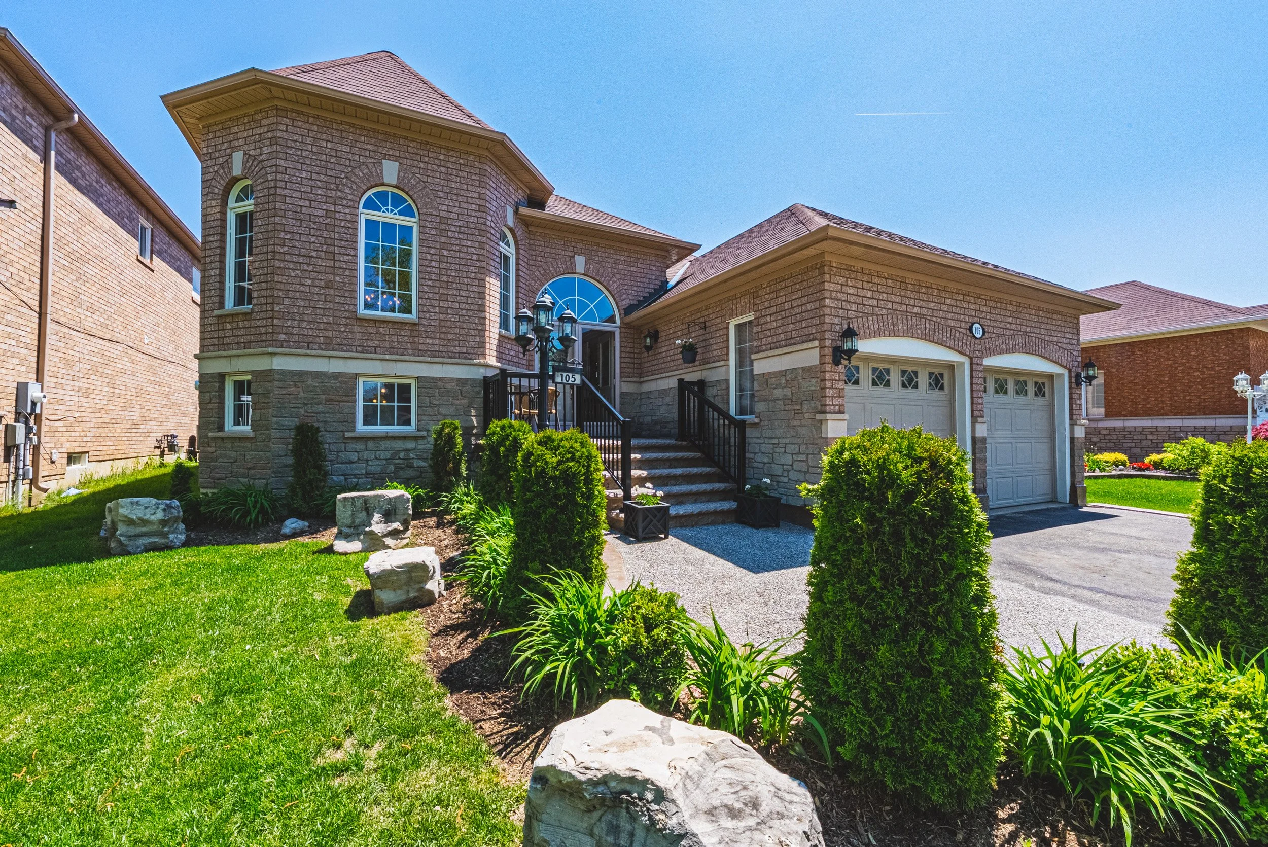 2 - 105 Pinebrook Cir, Caledon.jpg