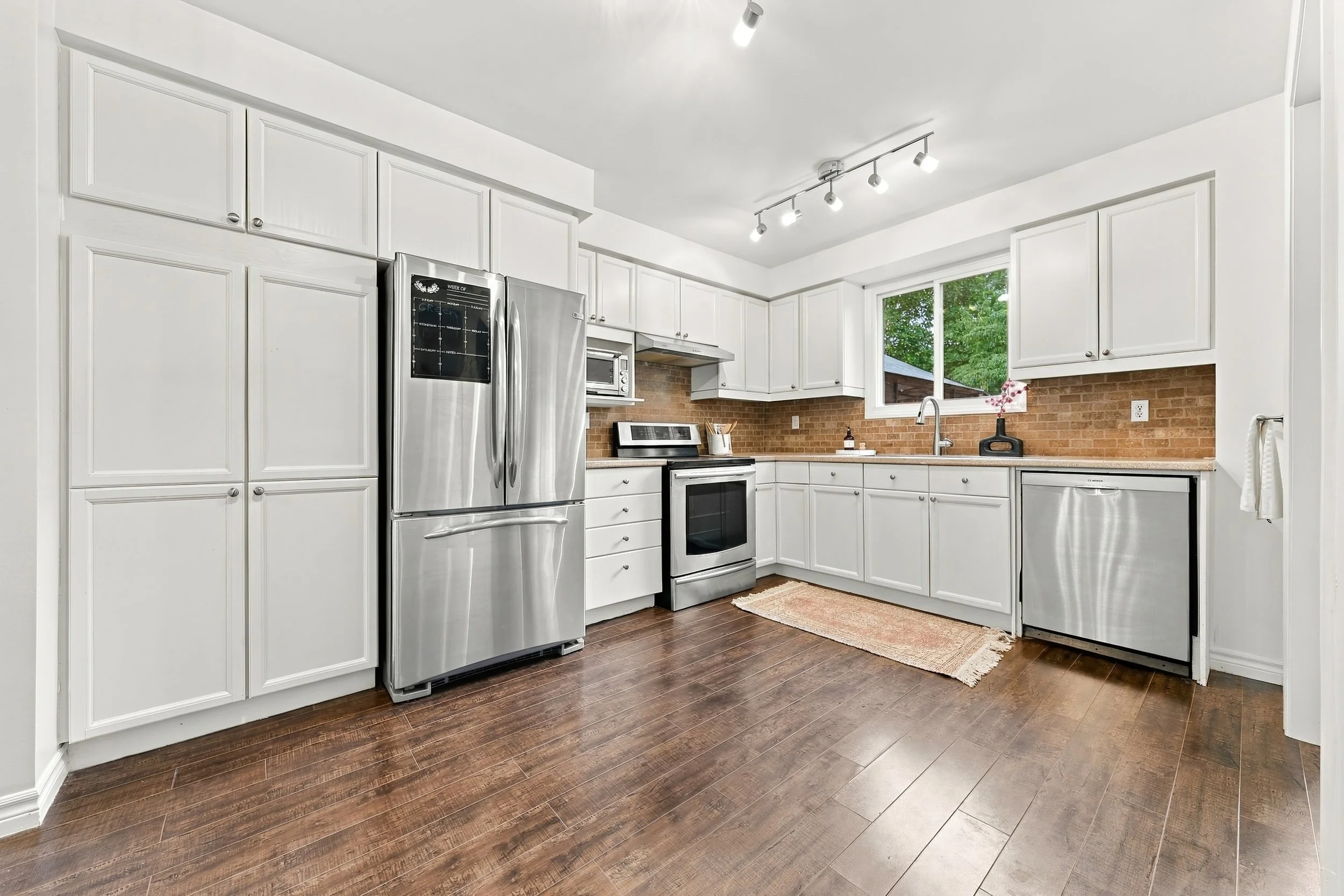 15 - 3453 Hannibal Rd, Burlington.jpg