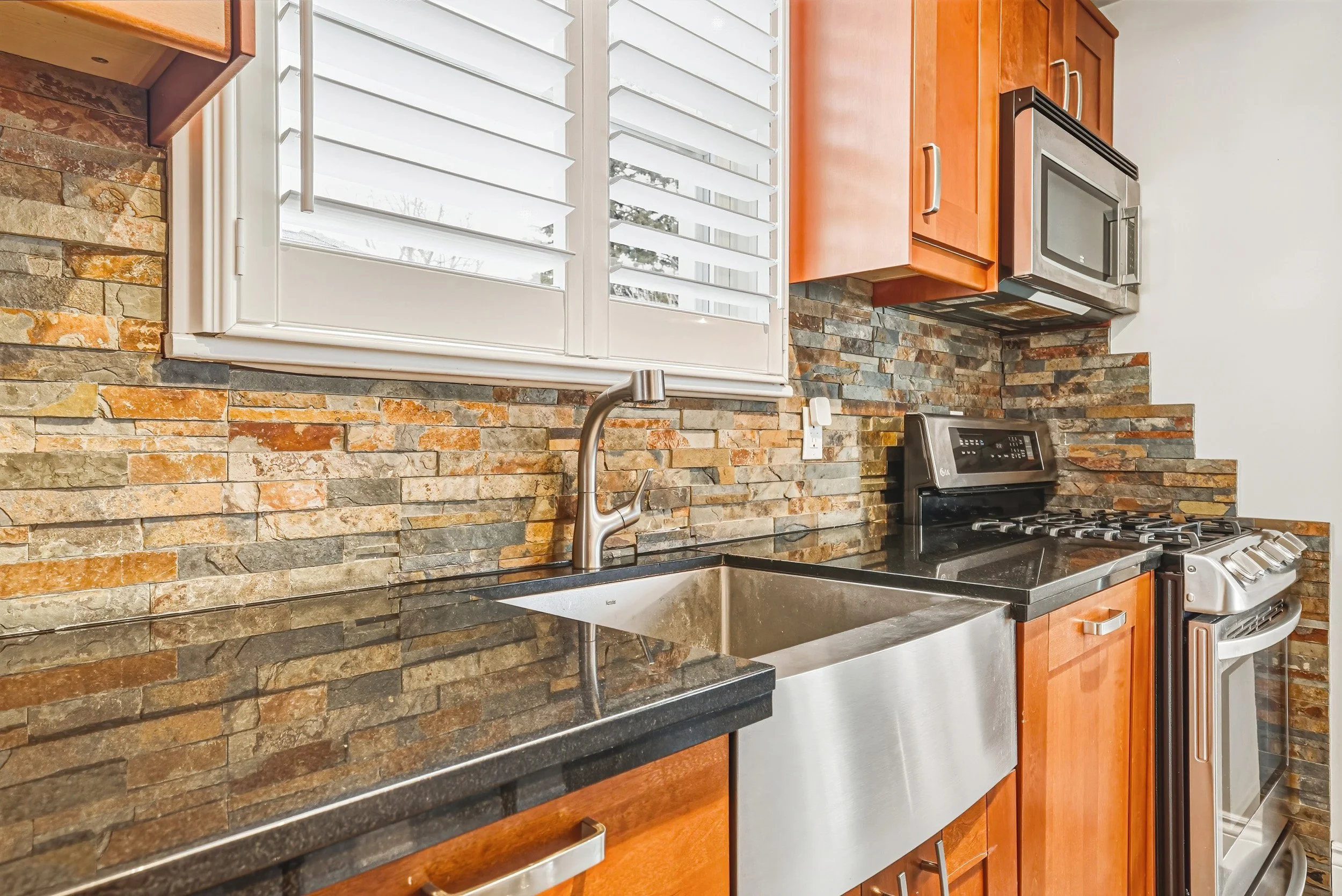 15 - 165 E 38th St, Hamilton.jpg