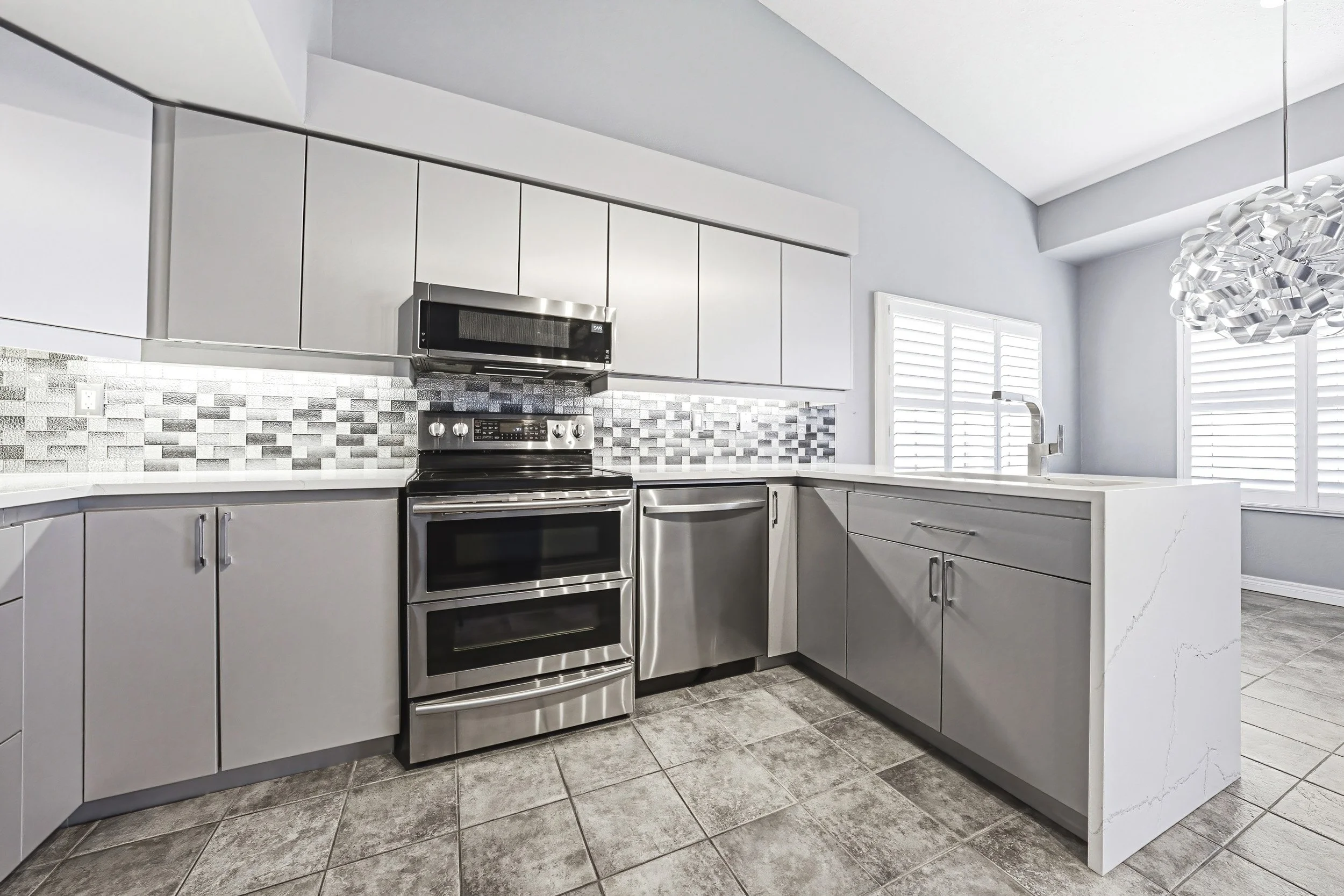 14 - 515 N Service Rd #22, Stoney Creek.jpg