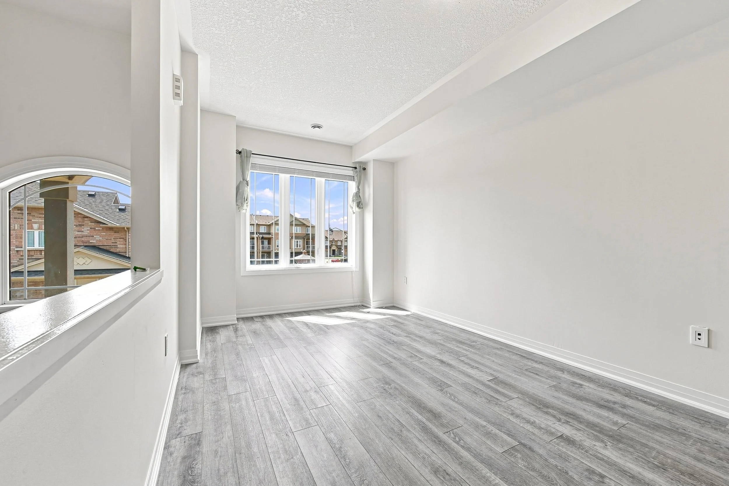 7 - 94 Laguna Village Cres, Hamilton.jpg