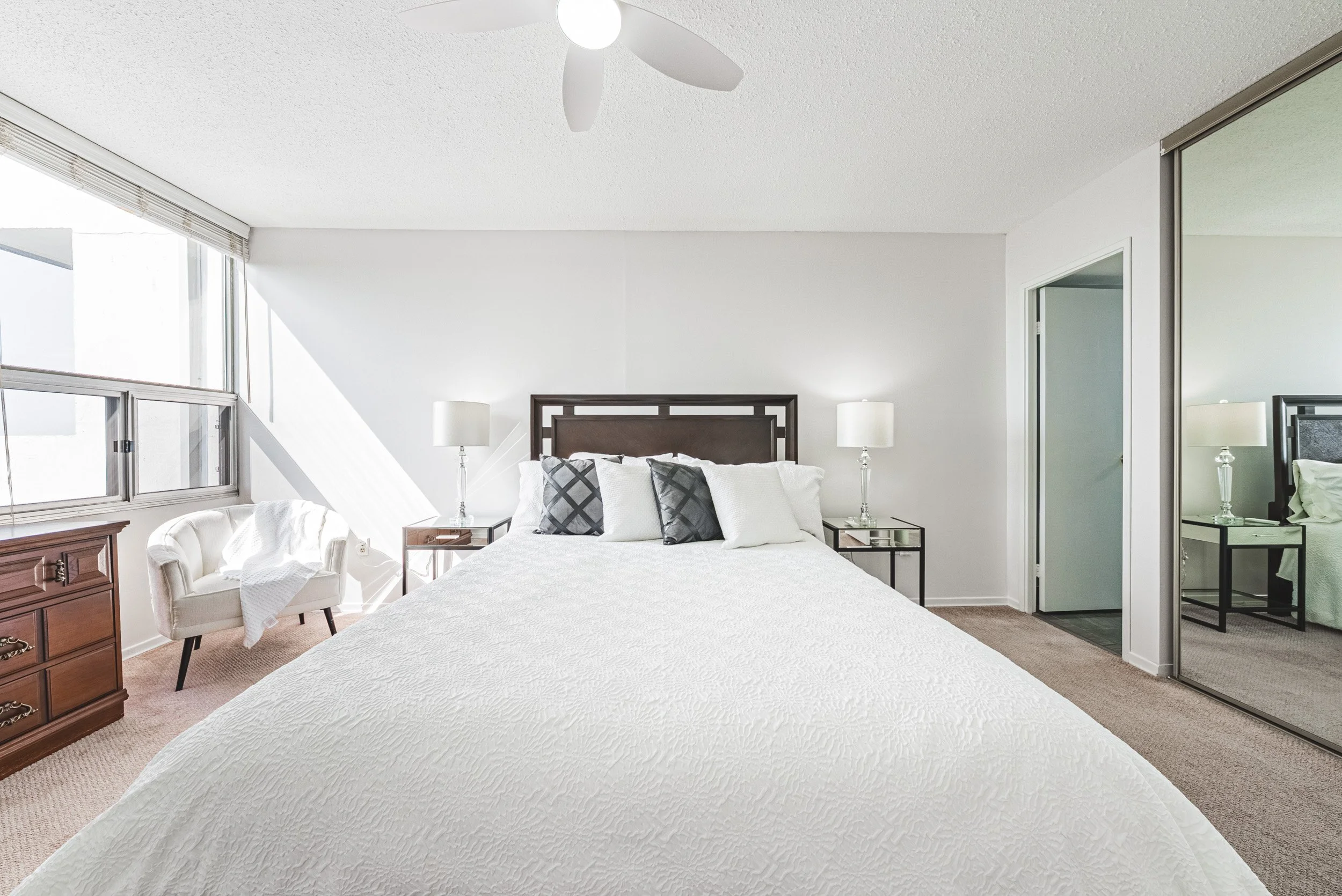 20 - 2055 Upper Middle #1504, Burlington.jpg