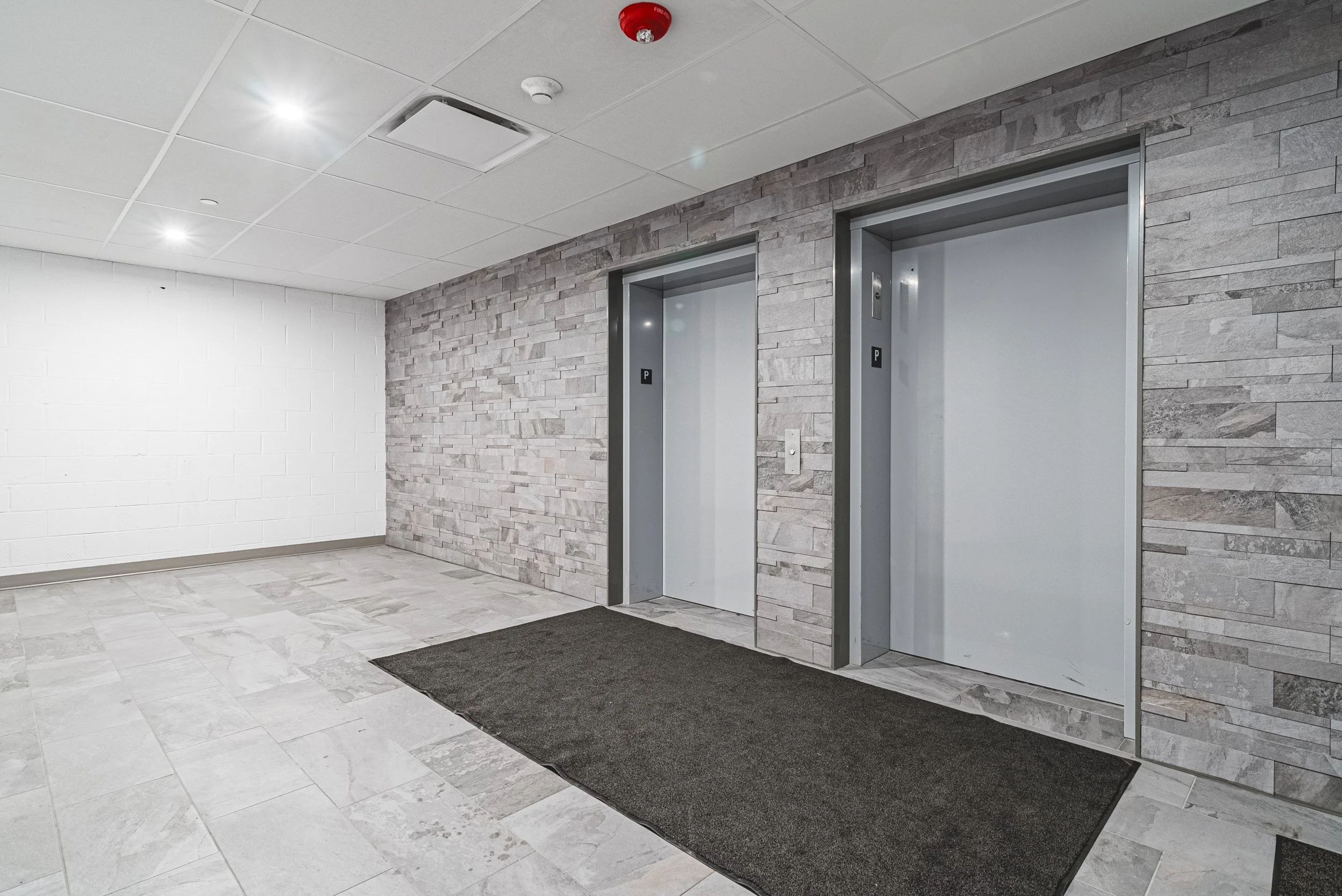 40-470 Dundas St E Waterdown.jpg