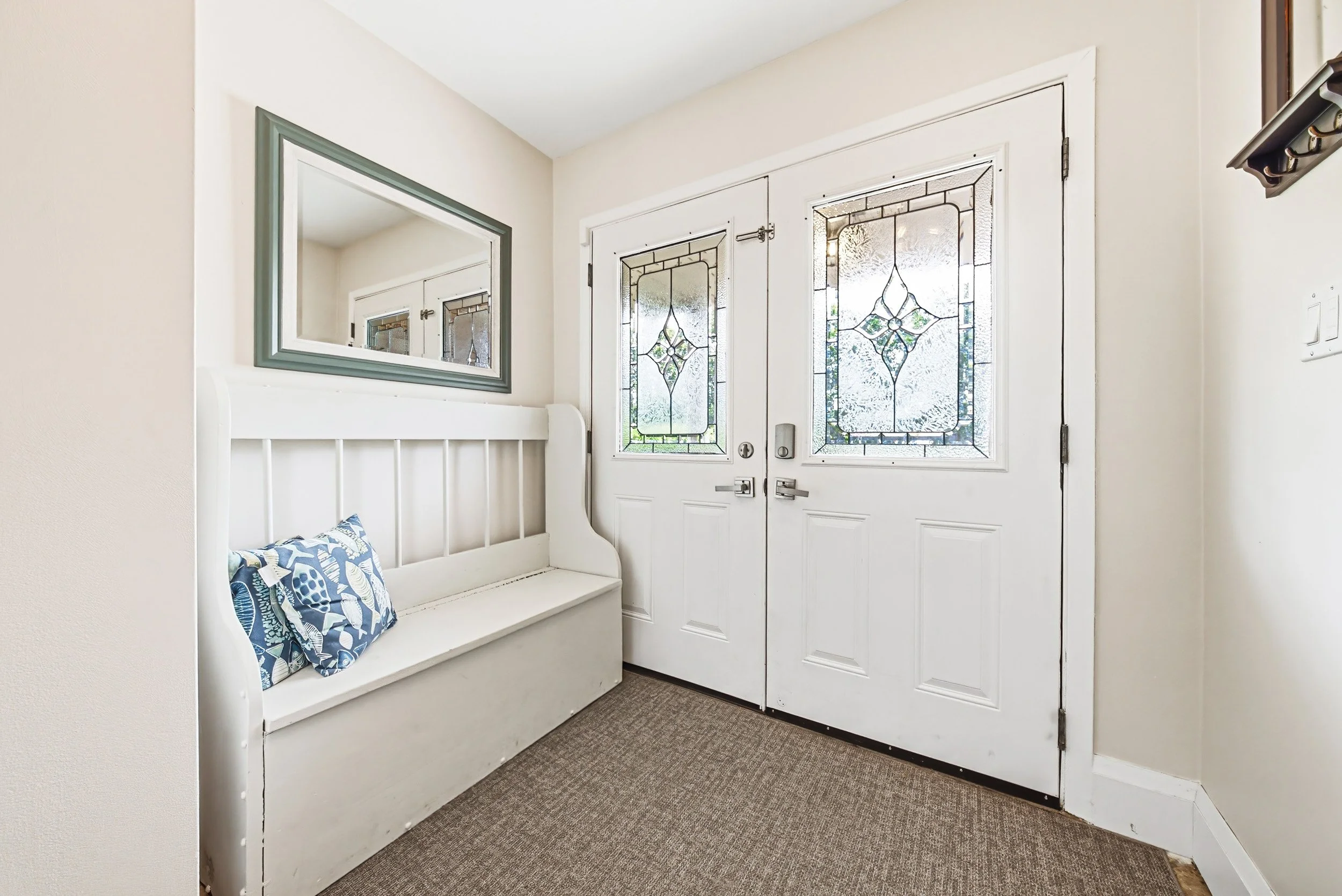 4 - 364 Fennell Ave W, Hamilton.jpg
