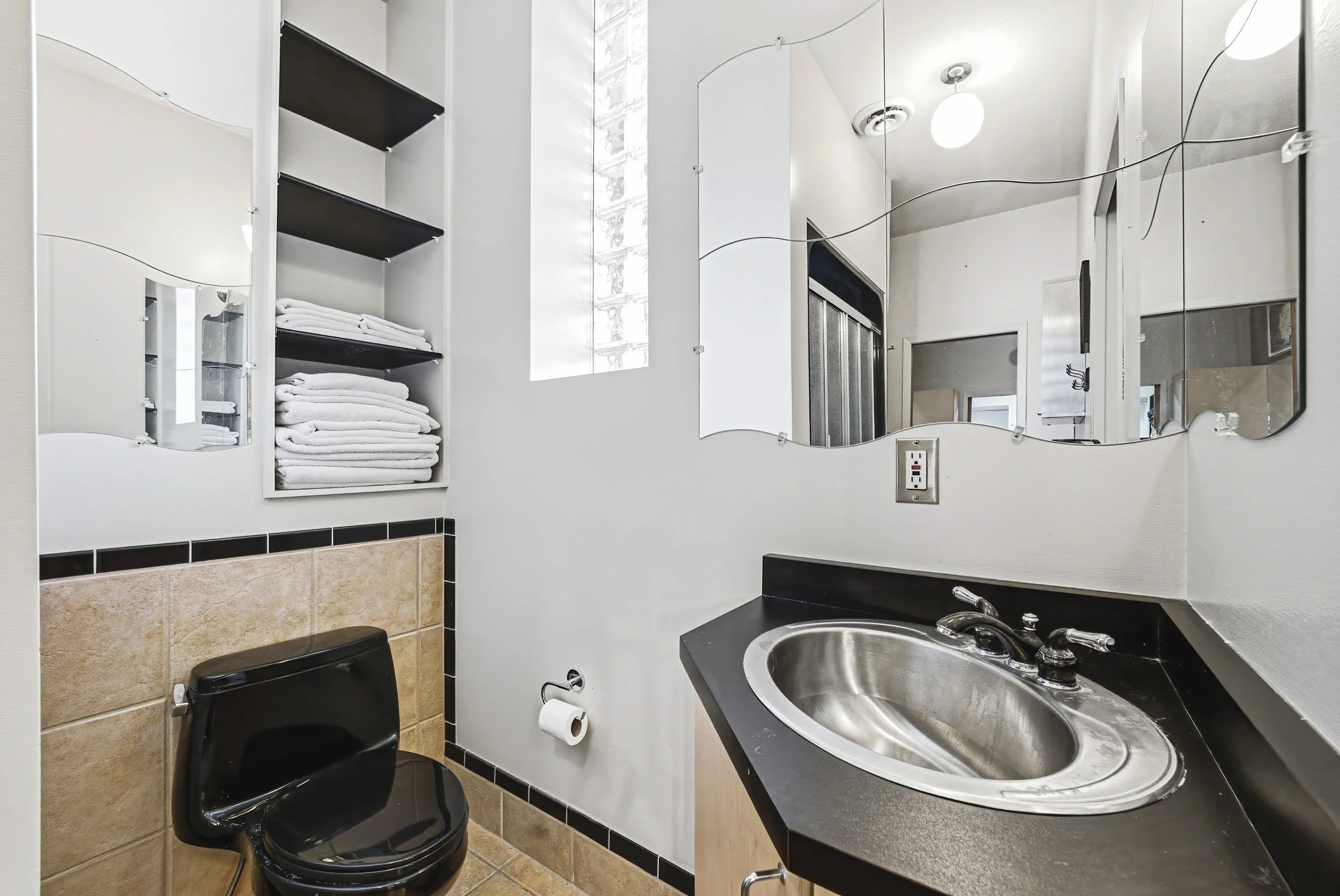 27 - 595 King St E, Hamilton.jpg