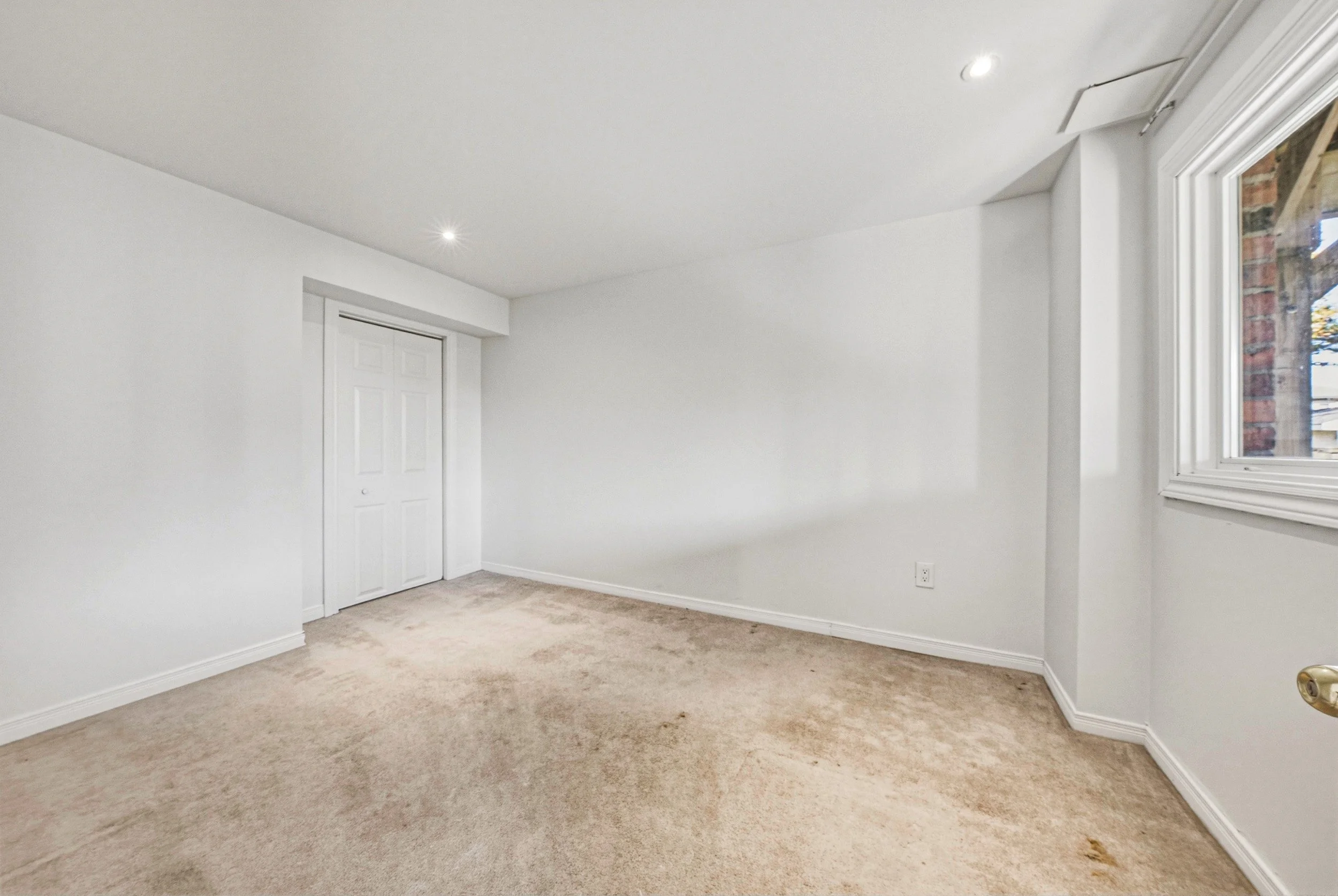 42 - 21 Moss Blvd, Dundas.jpg